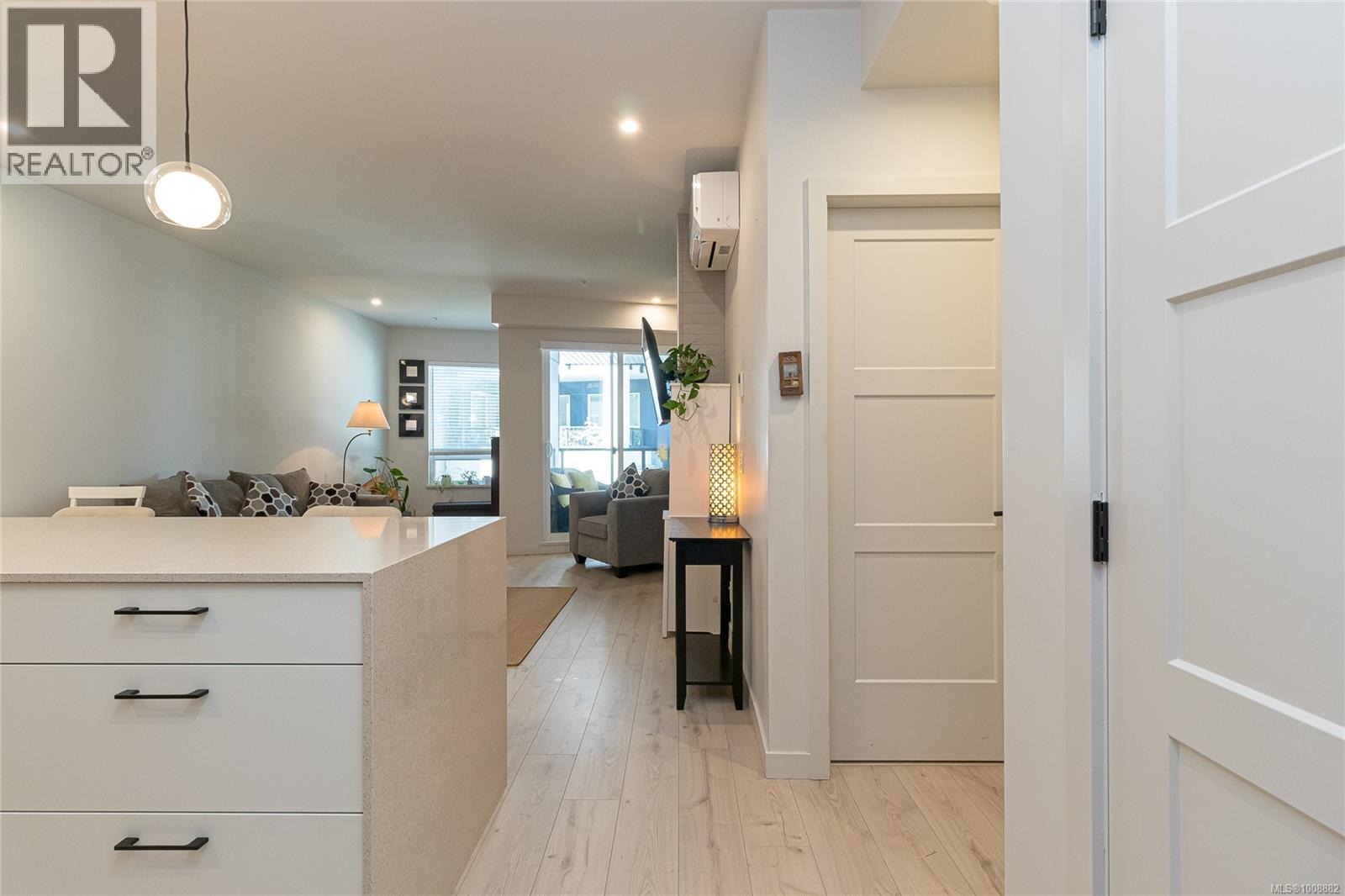 208 958 Pharoah Mews Property Photo 14