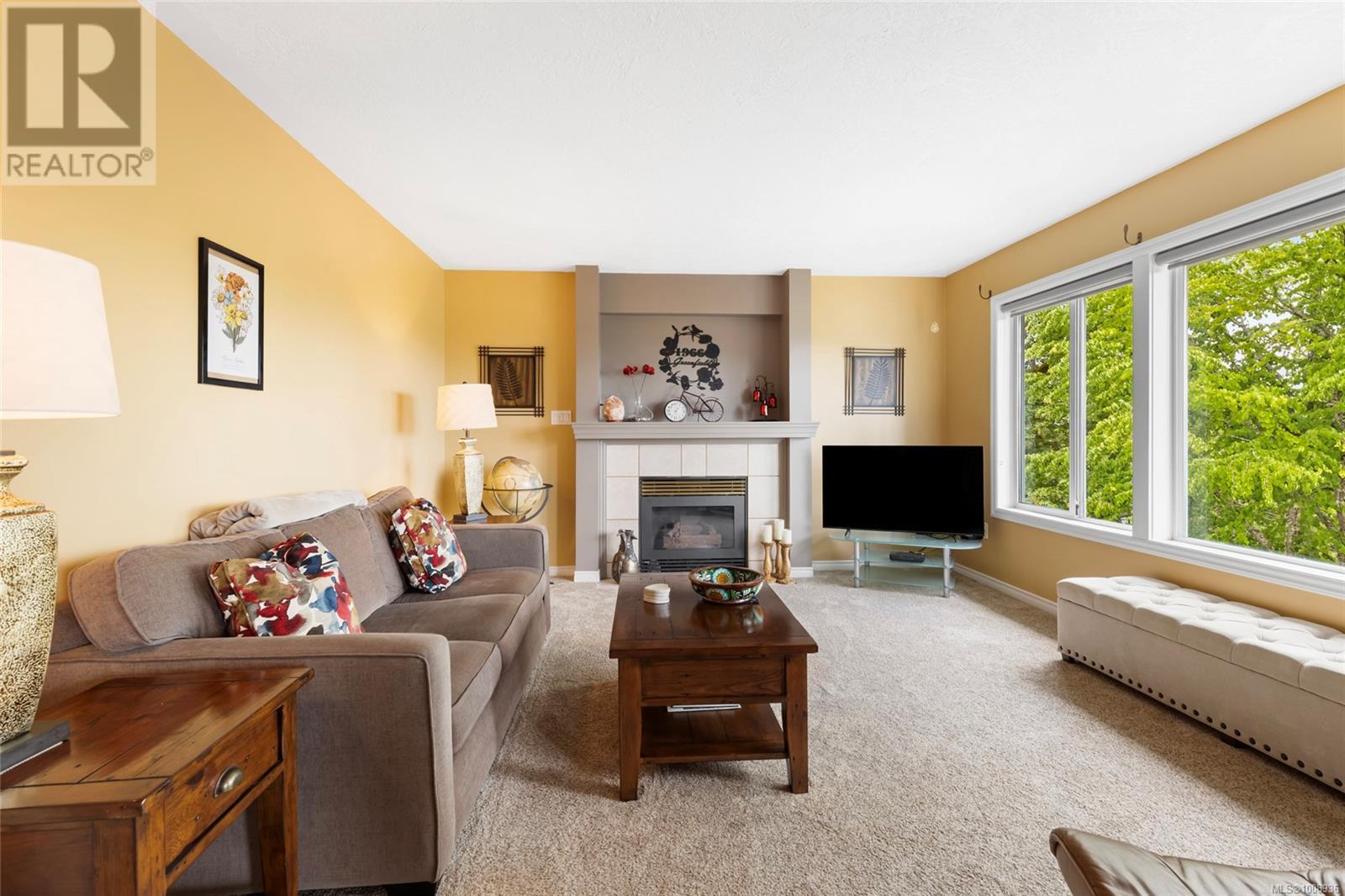 6204 Thomson Terr Property Photo 3
