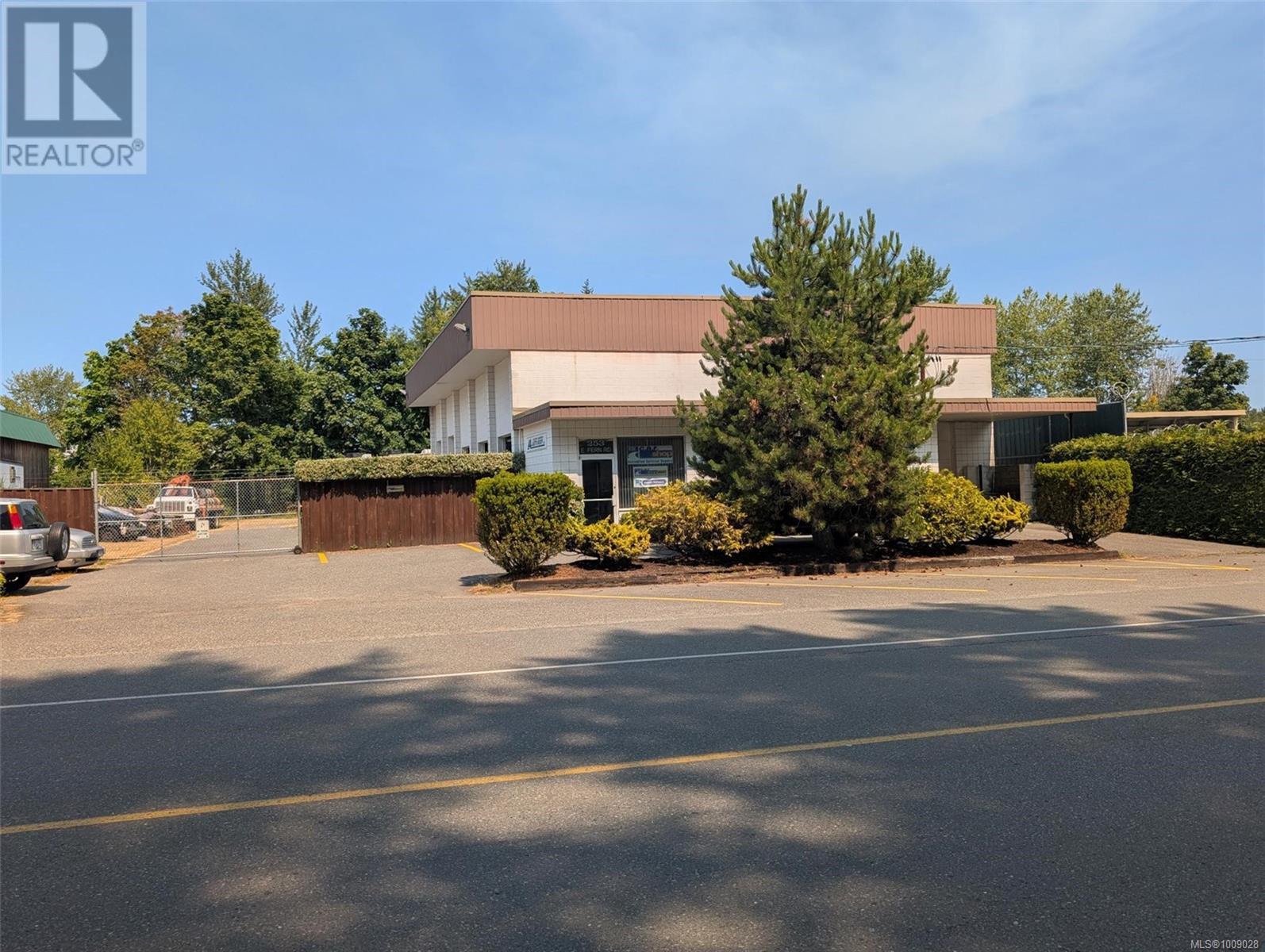 253 Fern Rd Property Photo 3