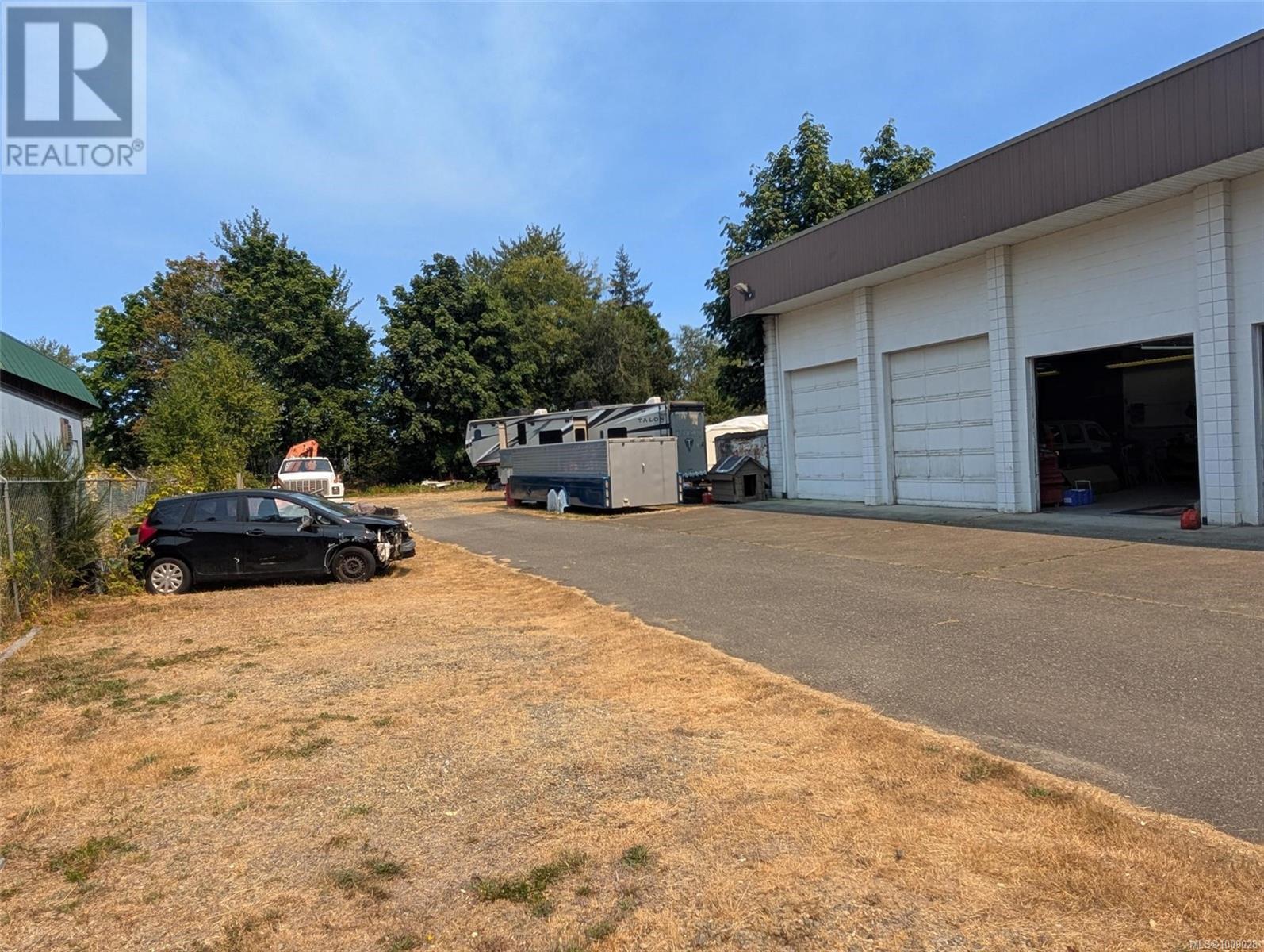 253 Fern Rd Property Photo 8