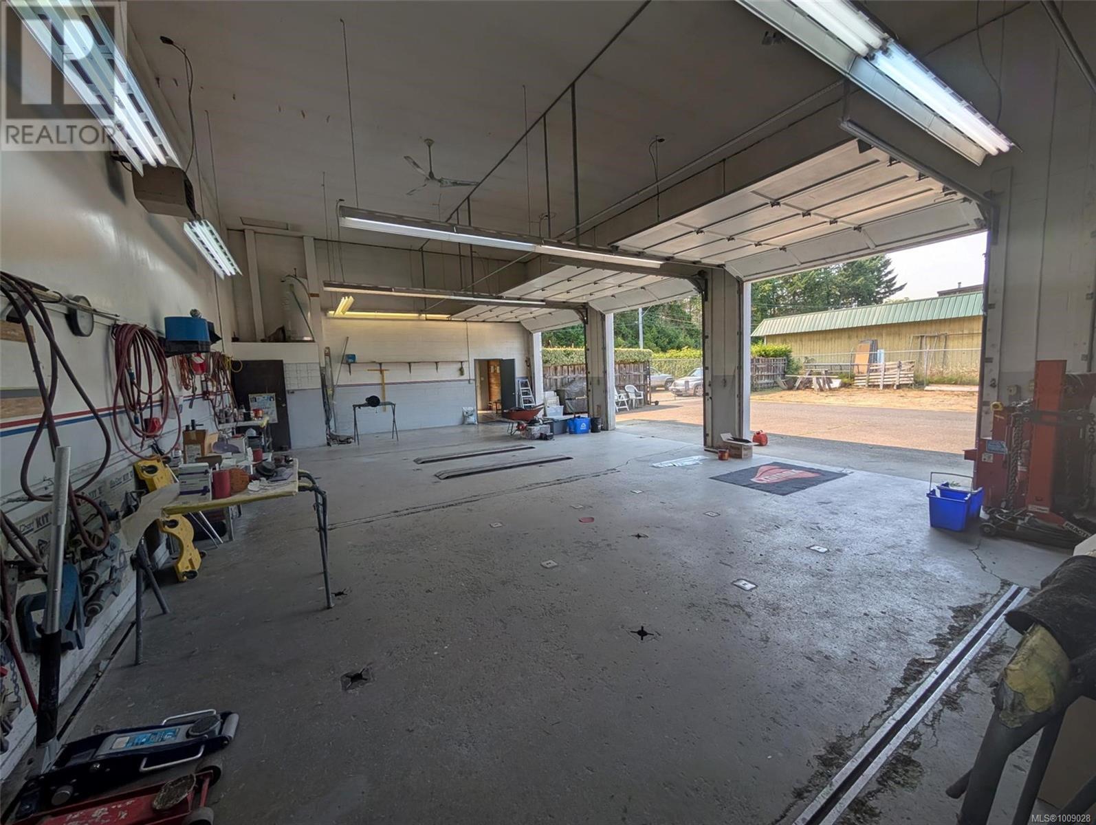 253 Fern Rd Property Photo 11