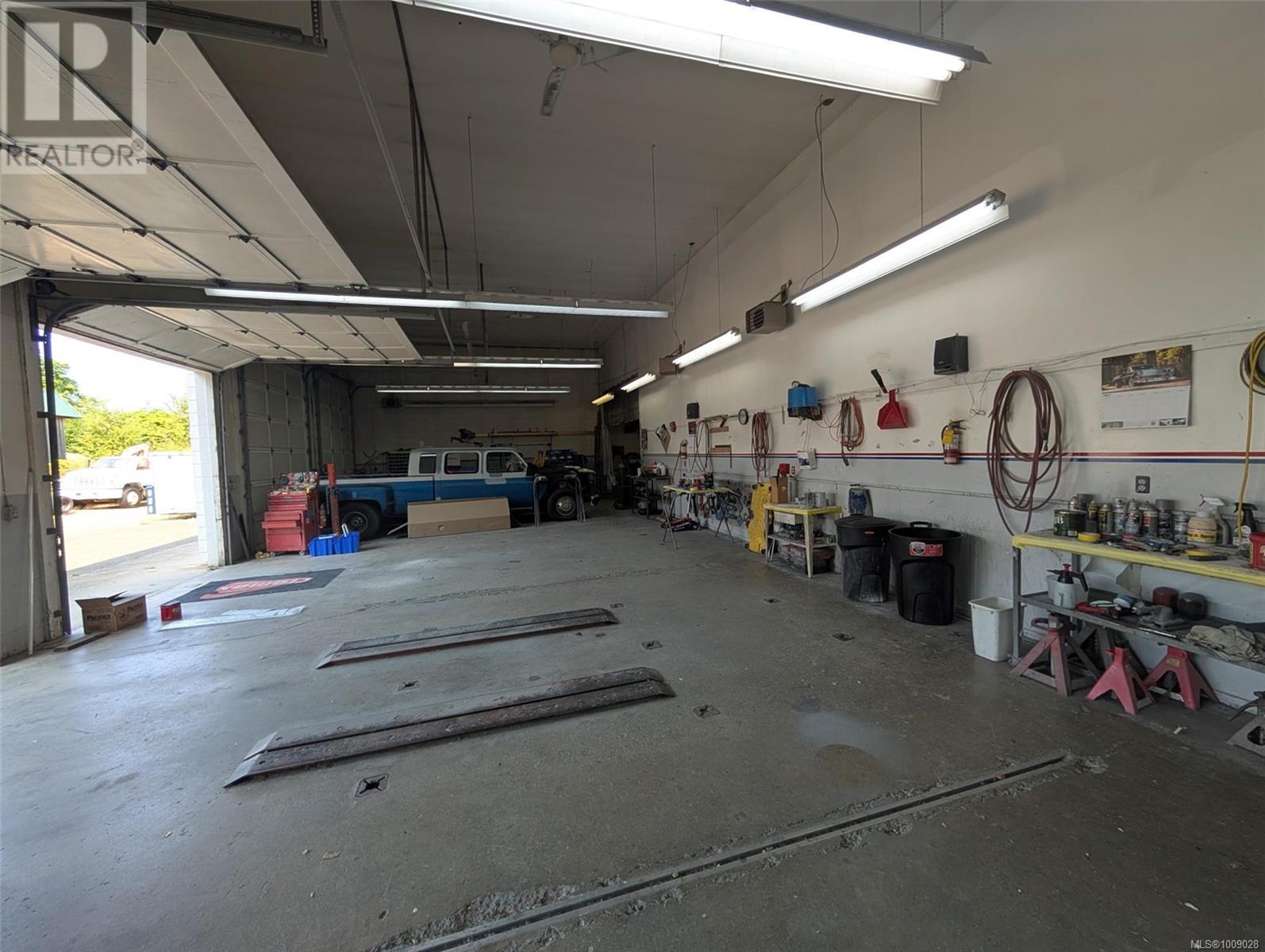 253 Fern Rd Property Photo 12