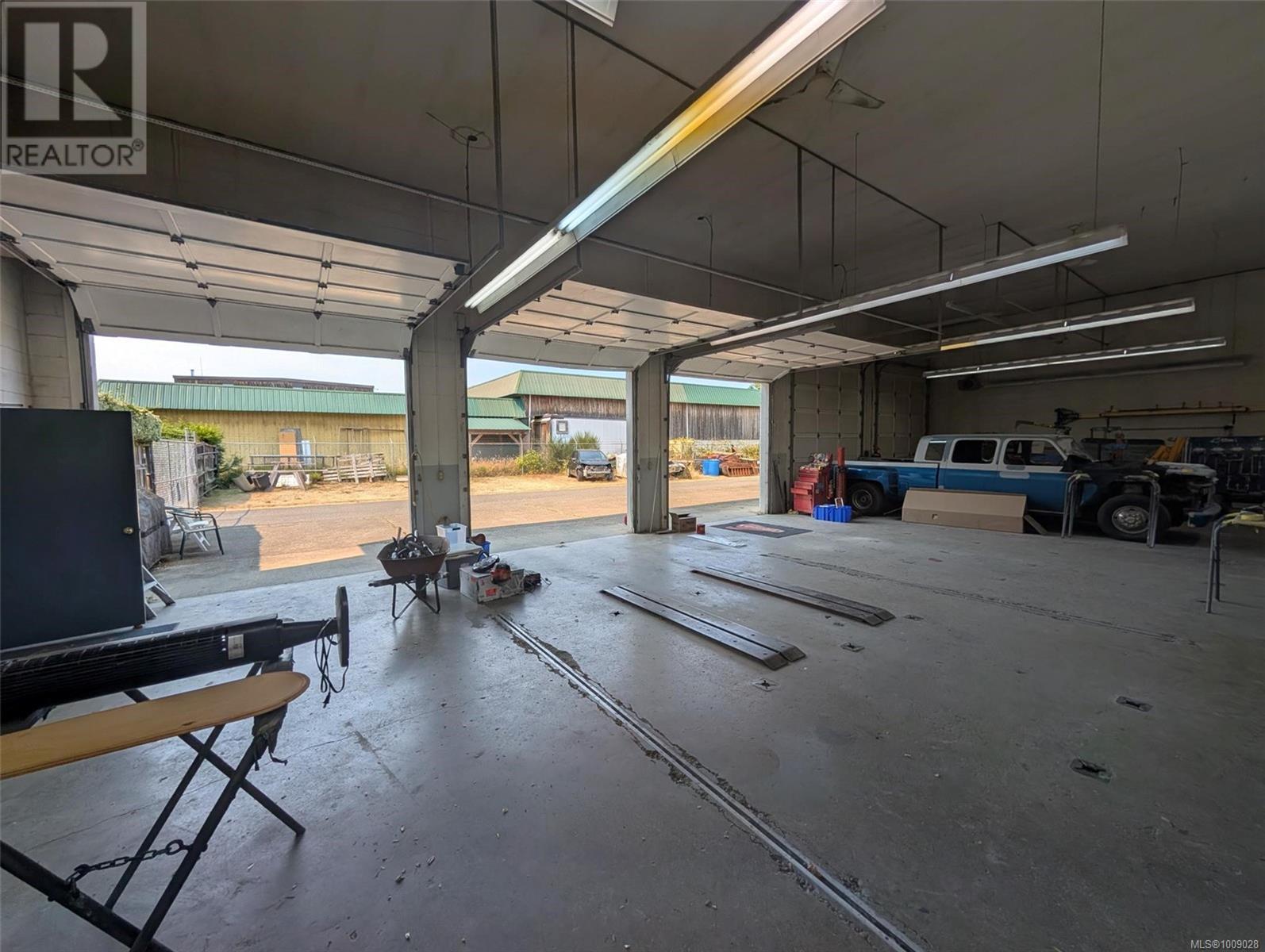 253 Fern Rd Property Photo 13