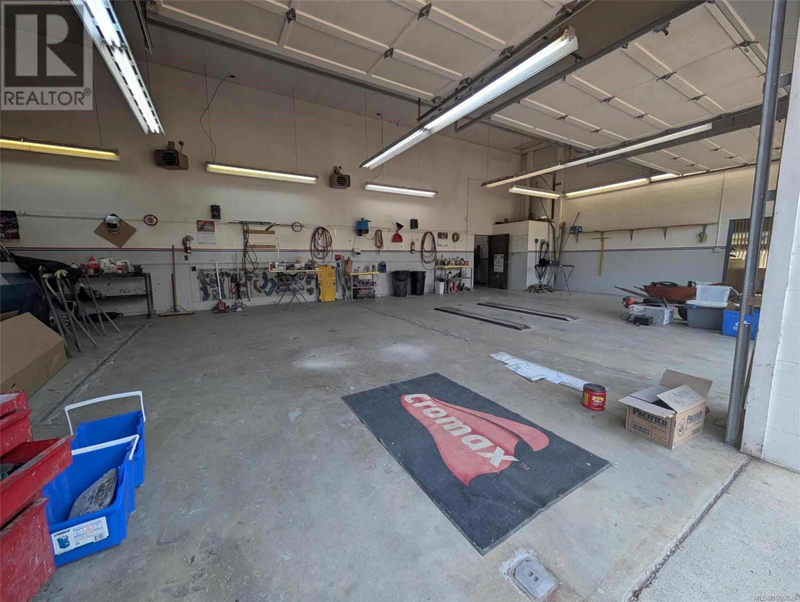 253 Fern Rd Property Photo 15