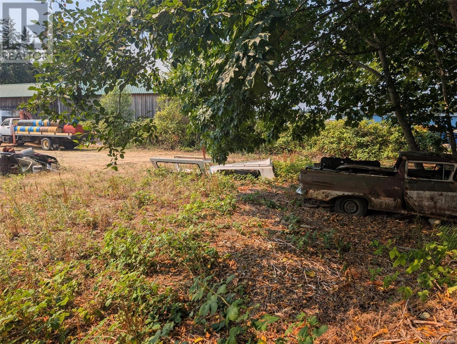 253 Fern Rd Property Photo 23