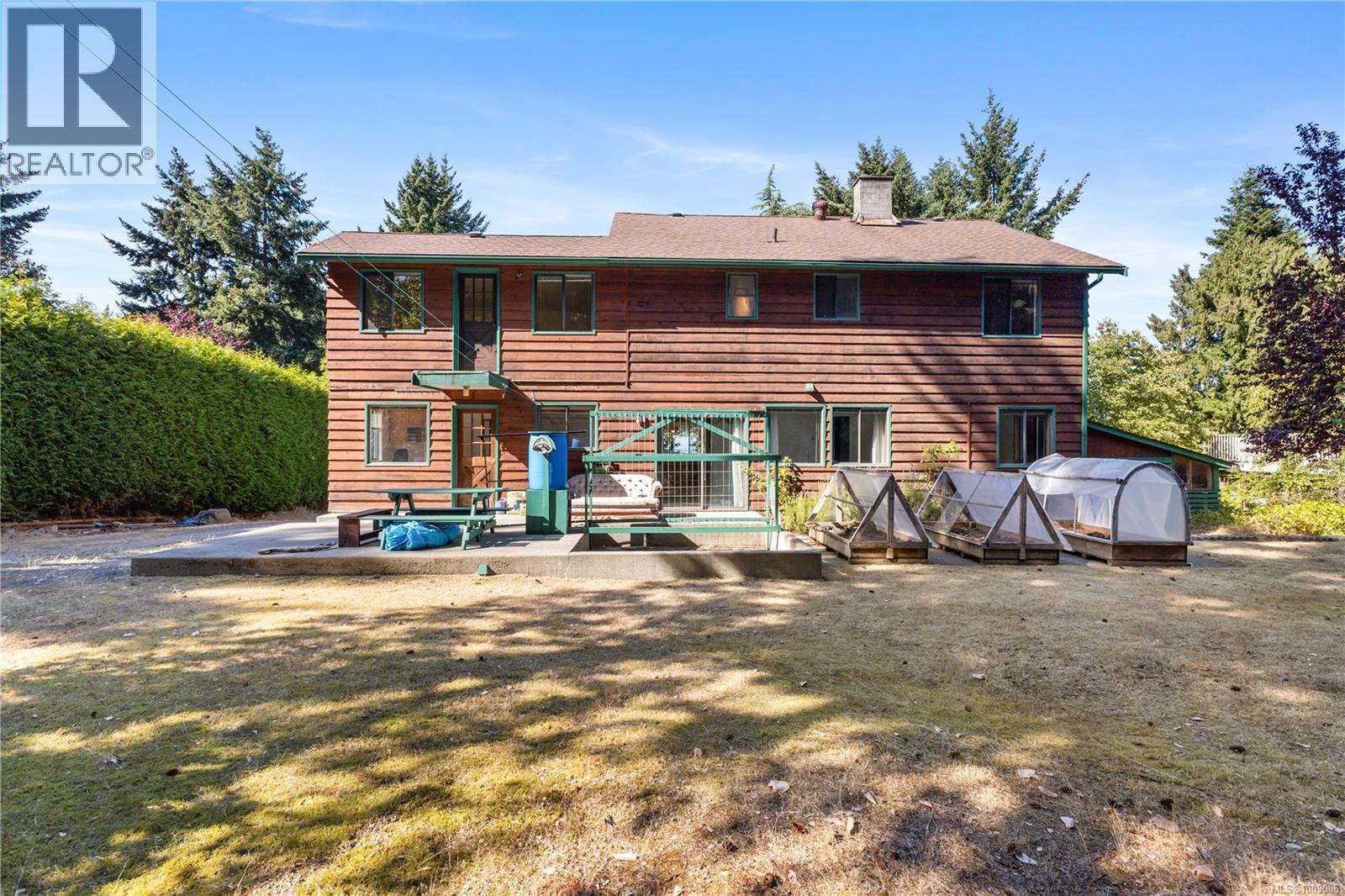 8015 Northwind Dr Property Photo 18