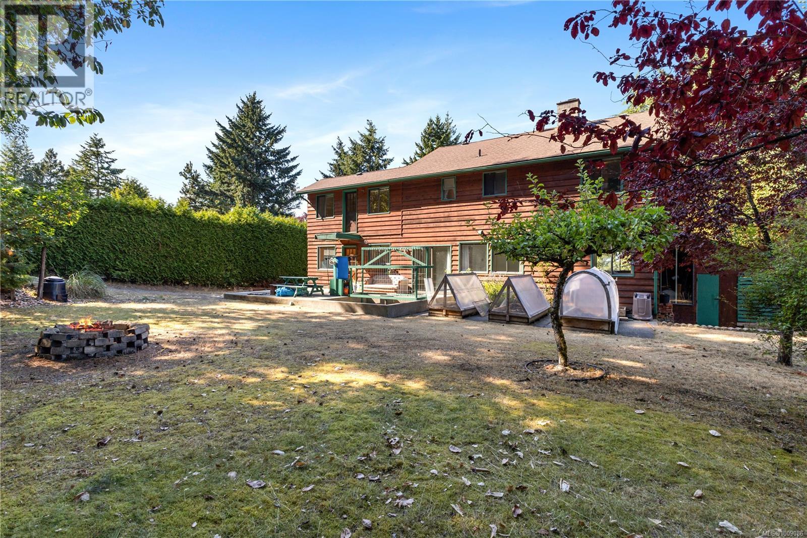 8015 Northwind Dr Property Photo 19
