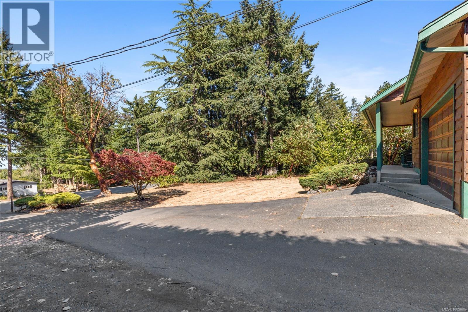 8015 Northwind Dr Property Photo 36