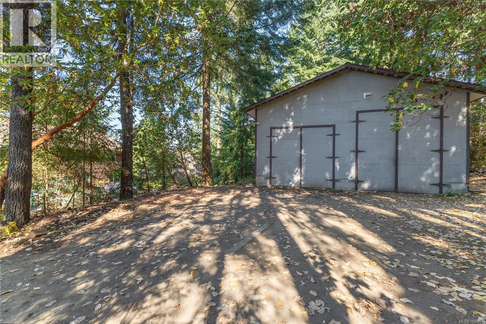 8015 Northwind Dr Property Photo 38