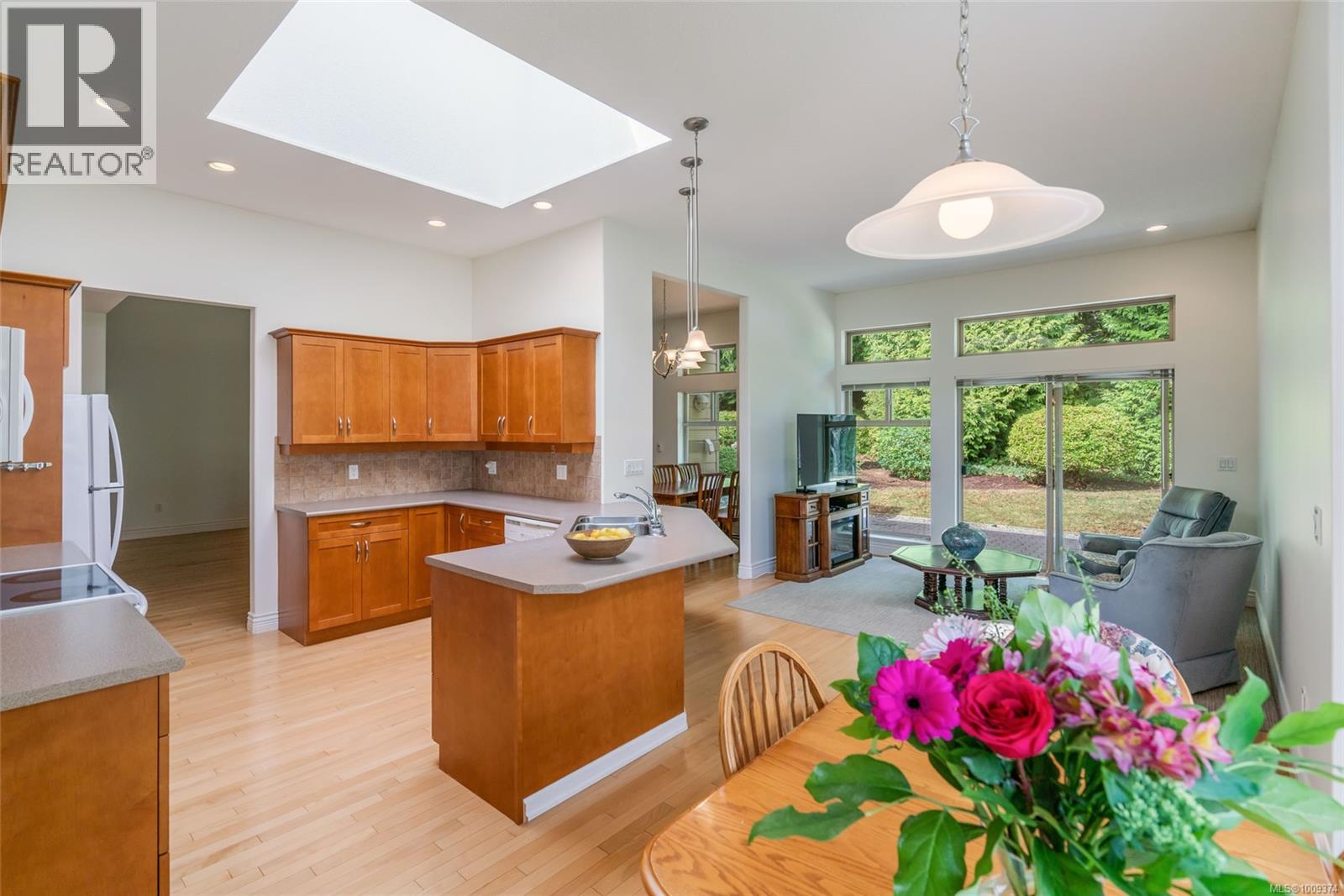 1267 Roberton Boulevard Property Photo 3