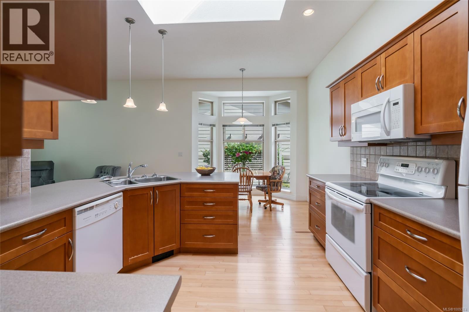 1267 Roberton Boulevard Property Photo 6