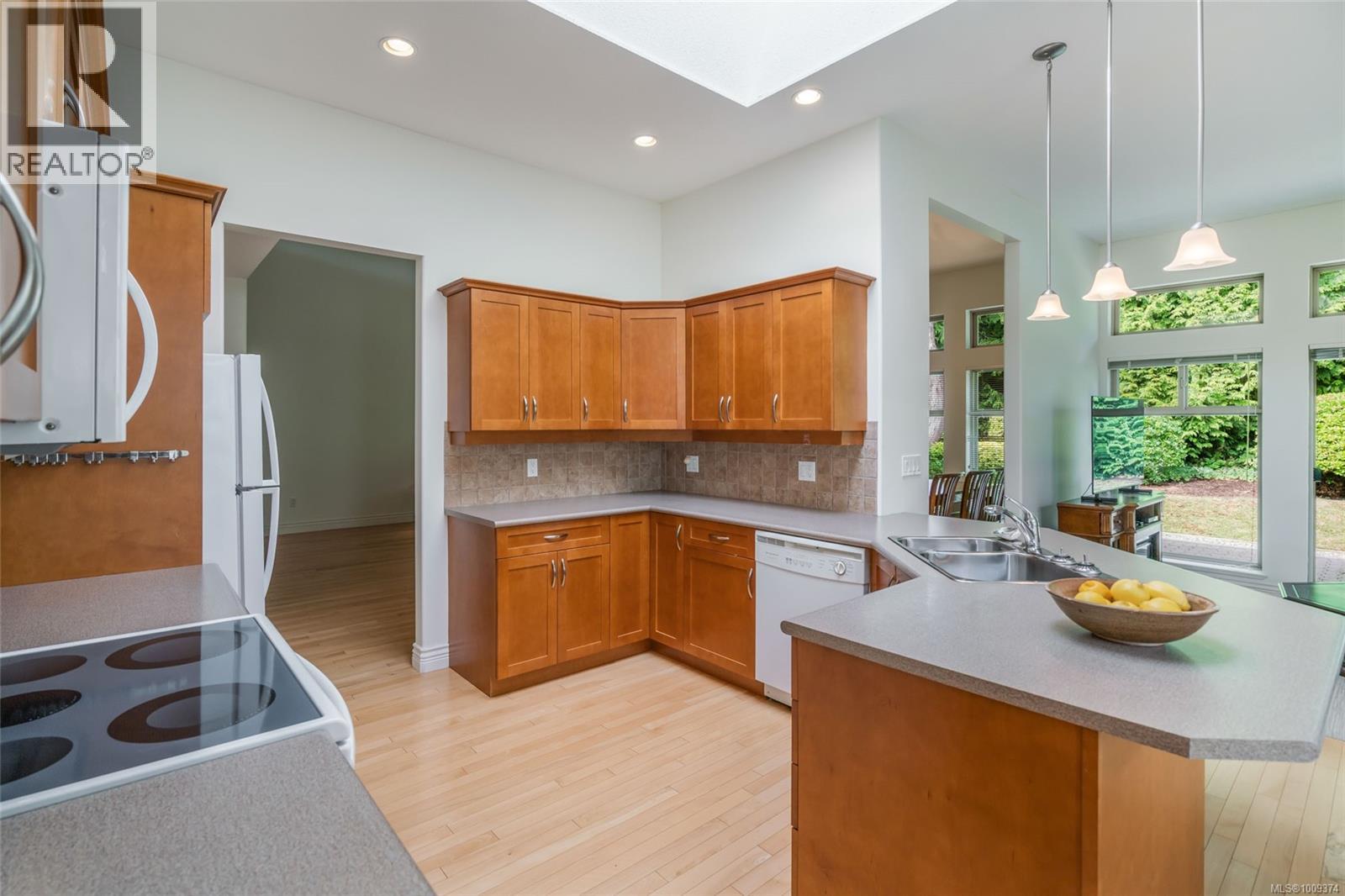 1267 Roberton Boulevard Property Photo 7