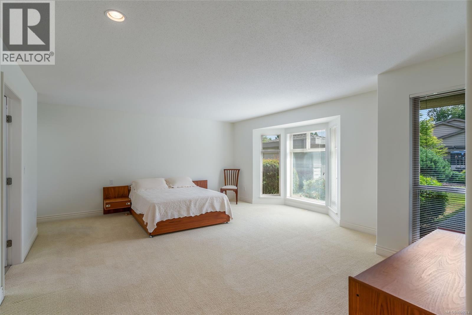 1267 Roberton Boulevard Property Photo 14