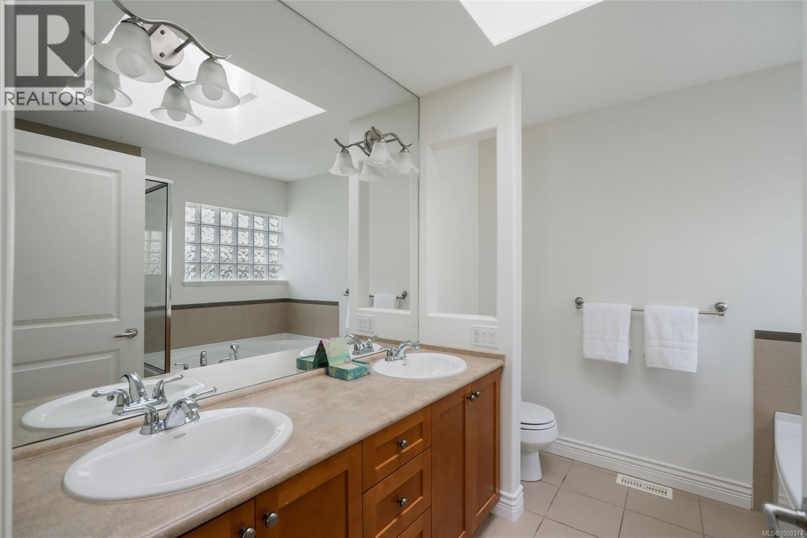 1267 Roberton Boulevard Property Photo 17