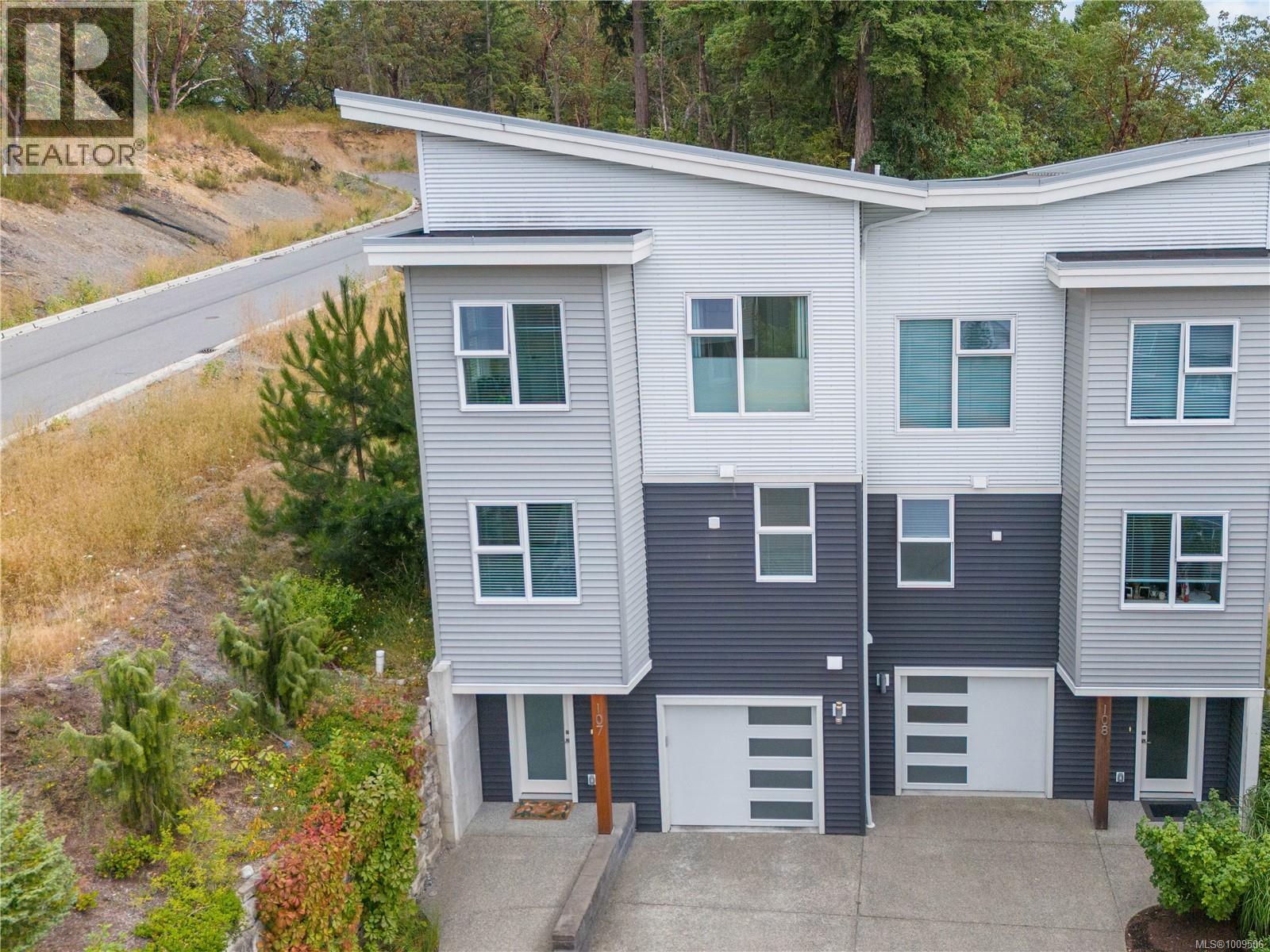 107 1800 Summerhill Pl Property Photo 1