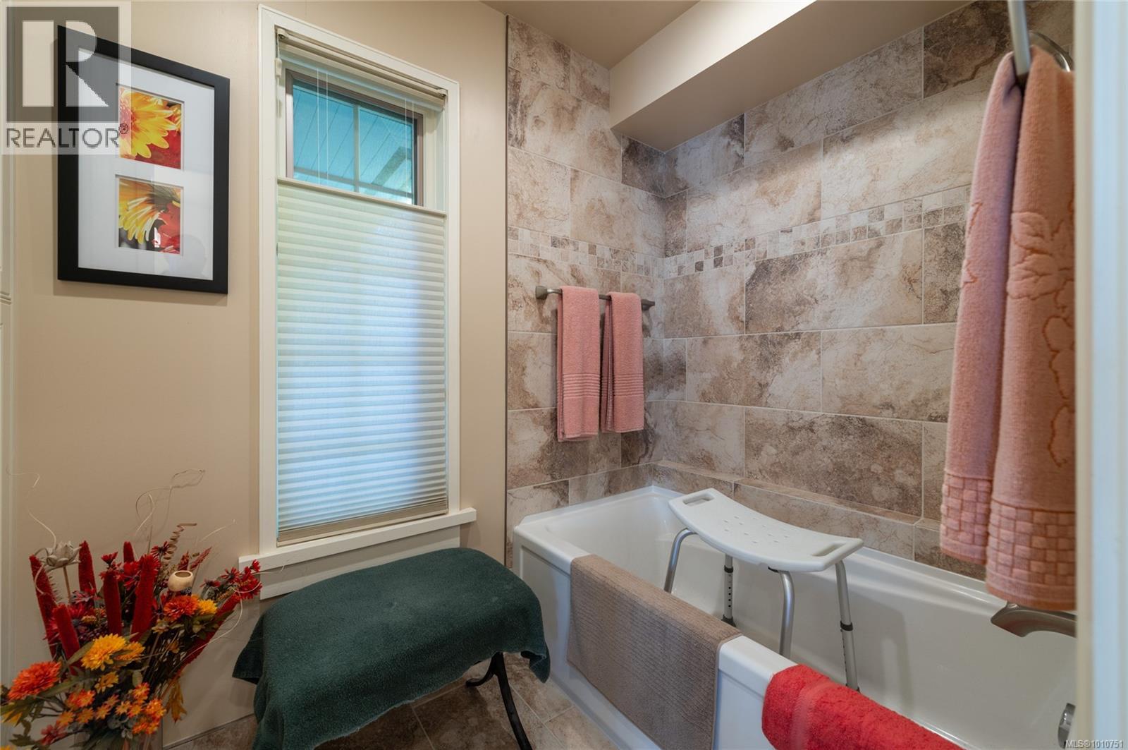 8742 Pender Park Dr Property Photo 20