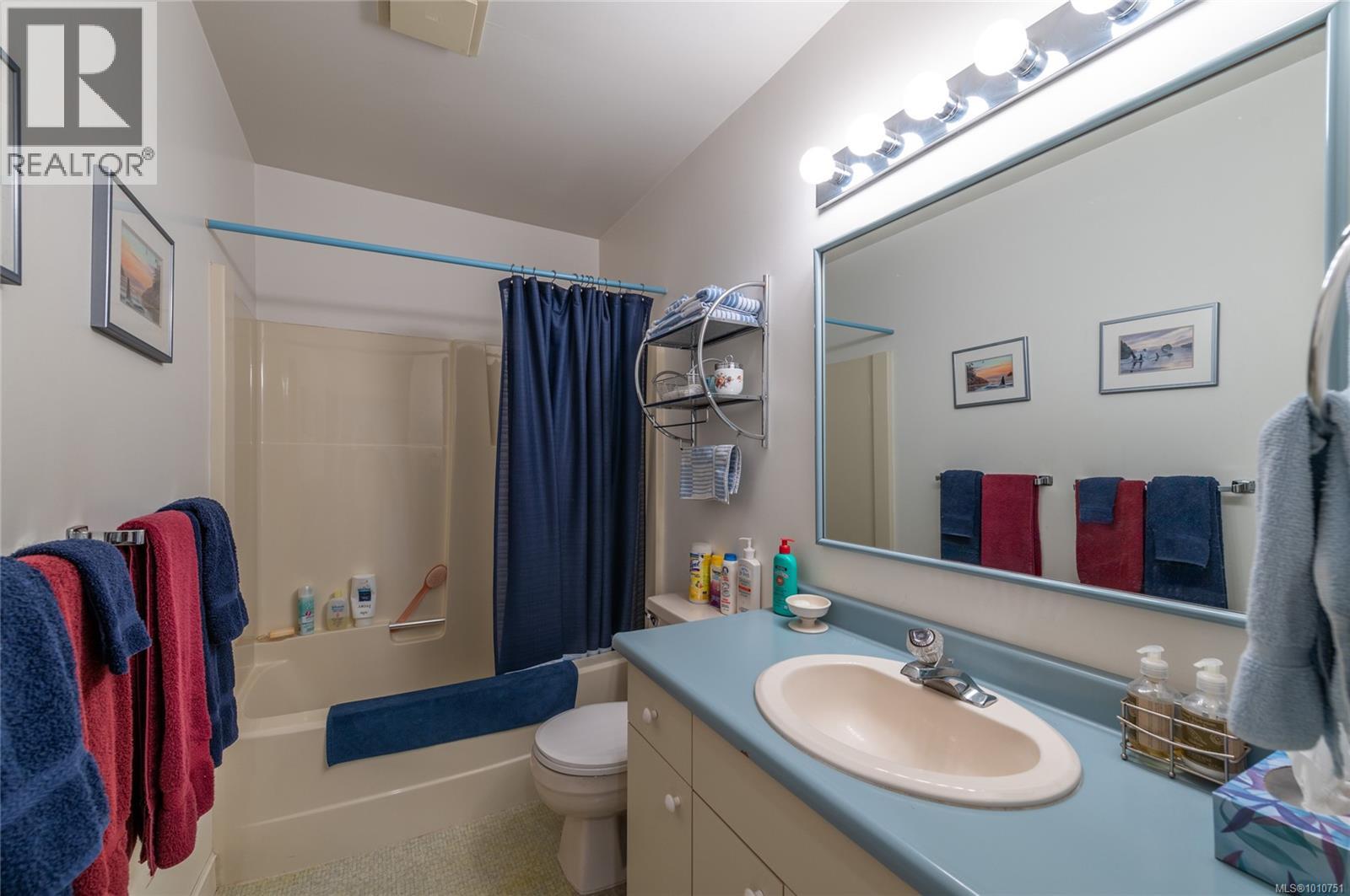 8742 Pender Park Dr Property Photo 28