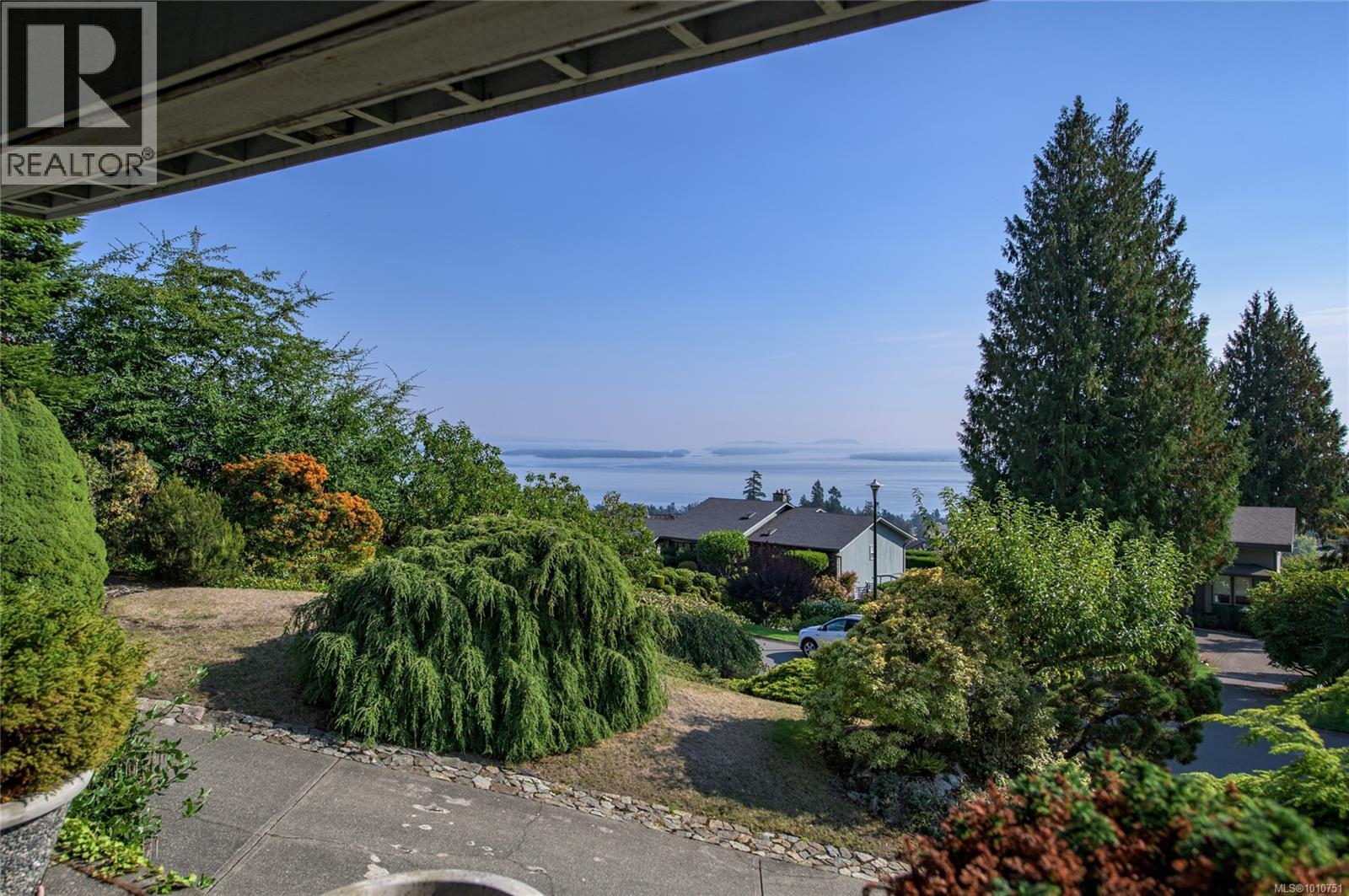 8742 Pender Park Dr Property Photo 31