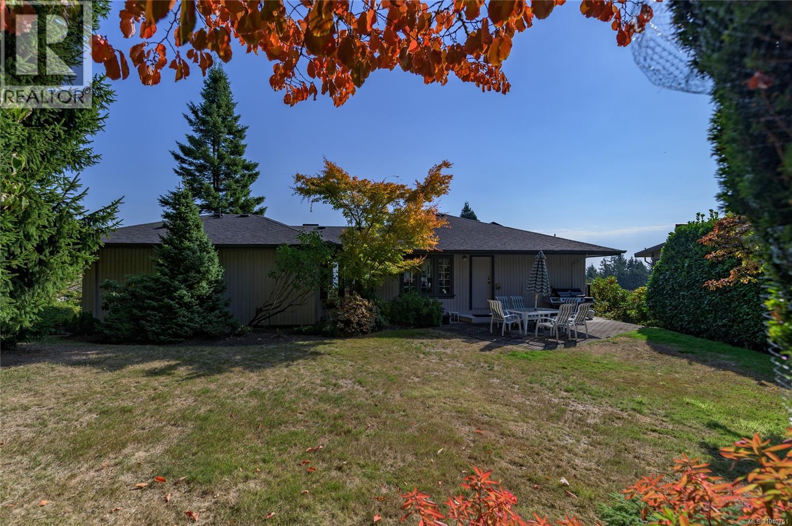 8742 Pender Park Dr Property Photo 33