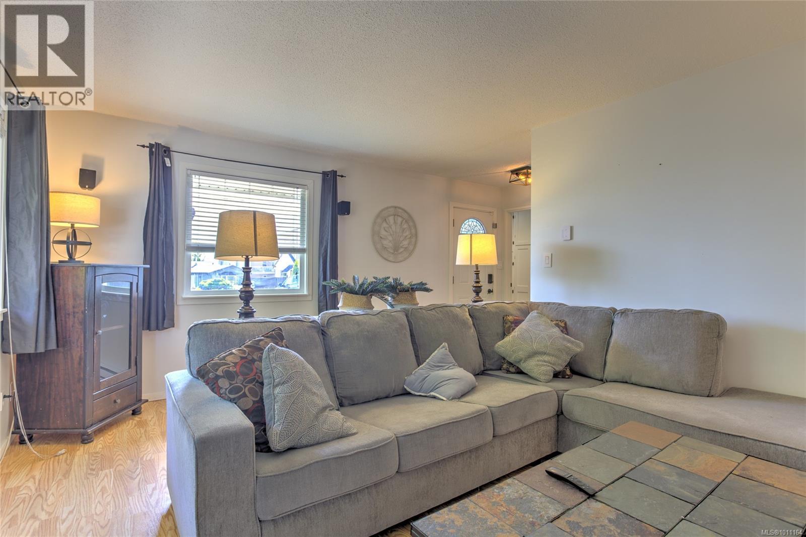 6144 Edgehill Place Property Photo 5