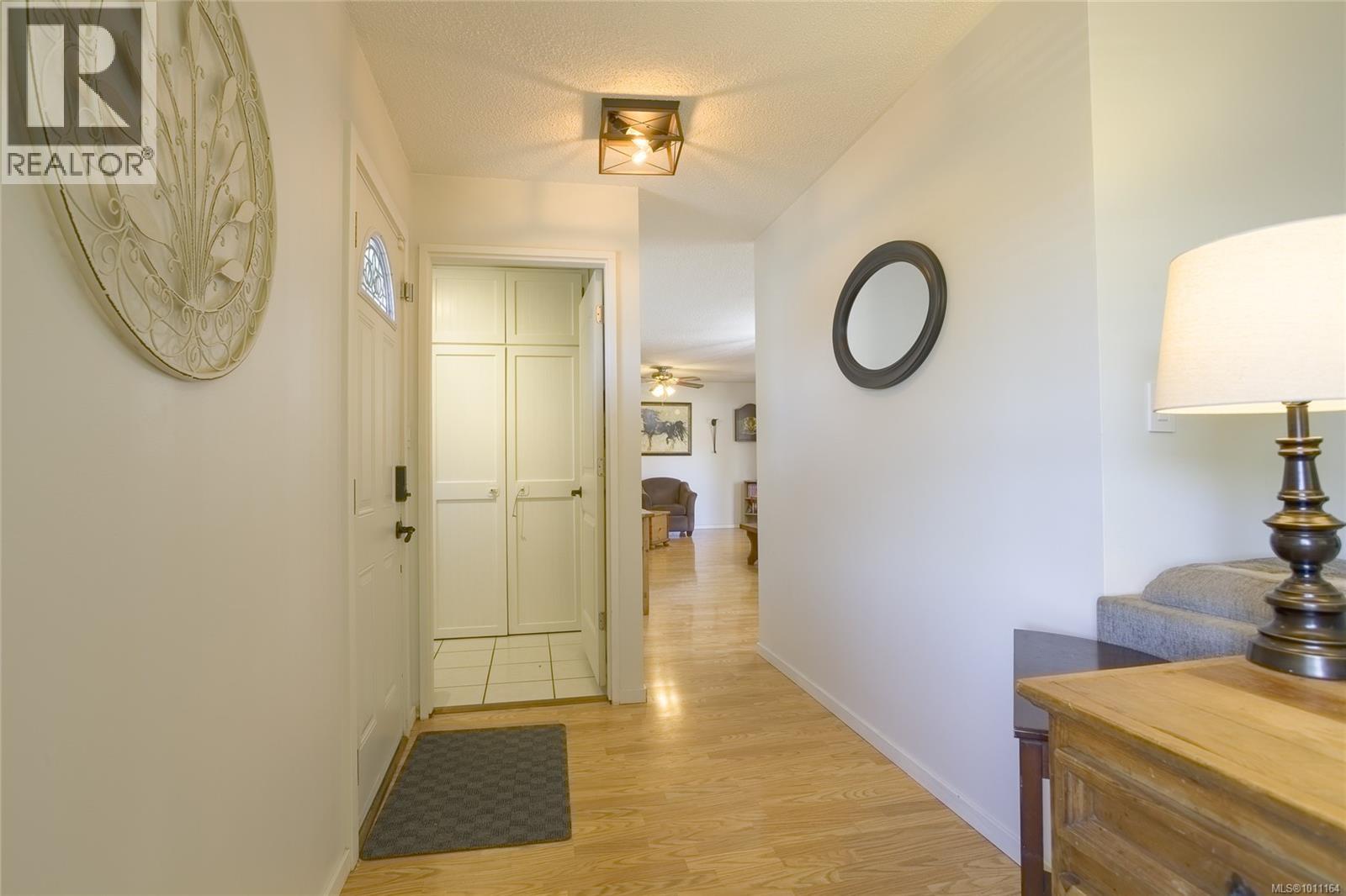 6144 Edgehill Place Property Photo 6