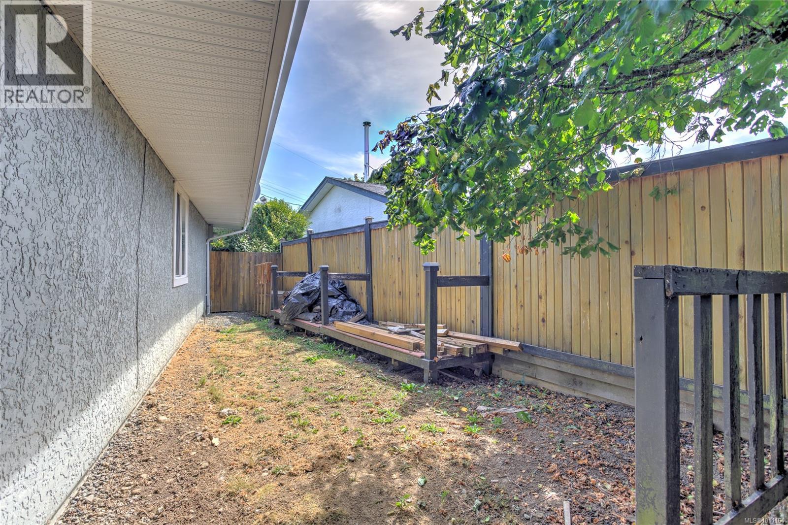 6144 Edgehill Place Property Photo 27