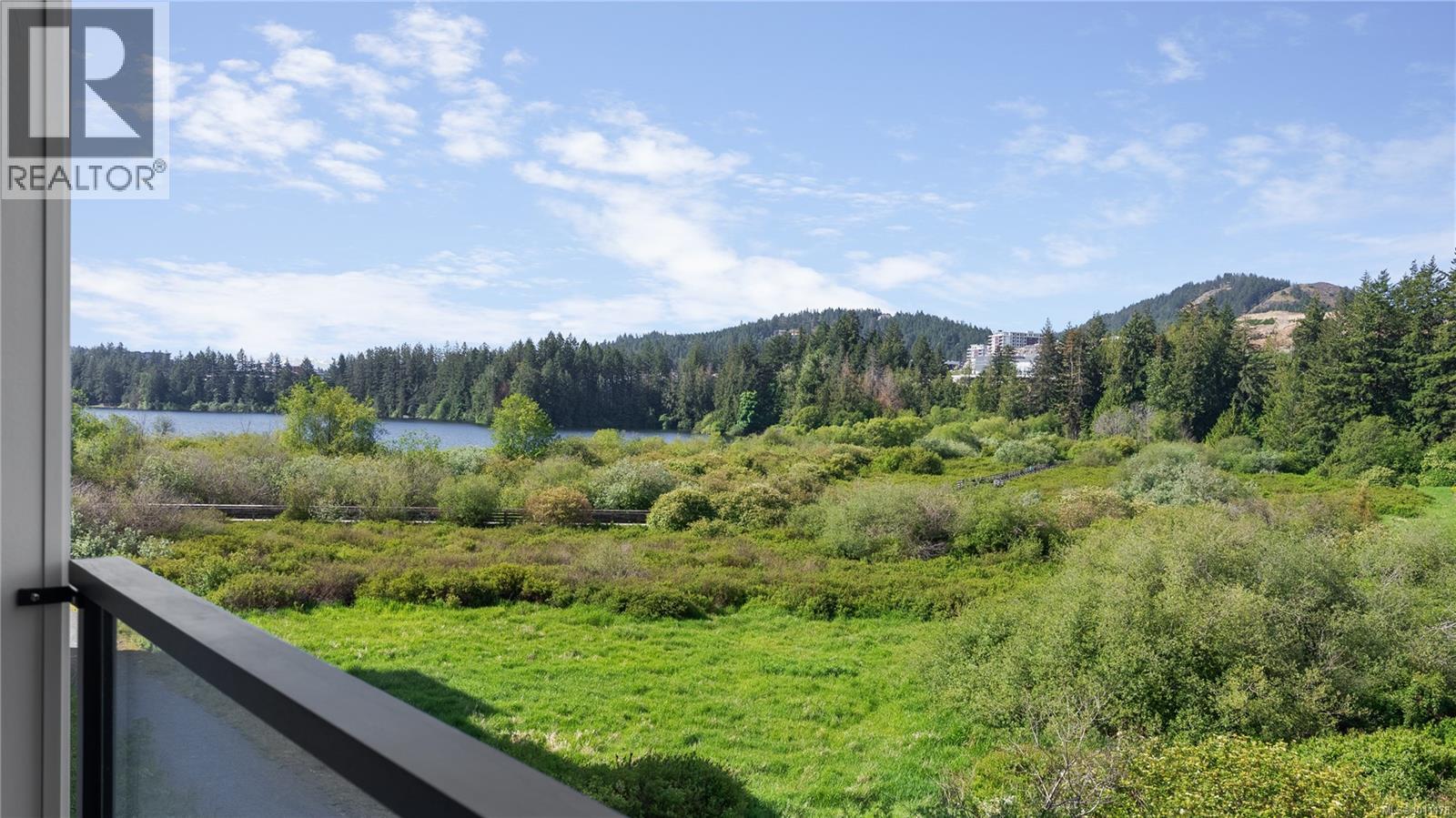 1371 Goldstream Avenue #516 Property Photo 12