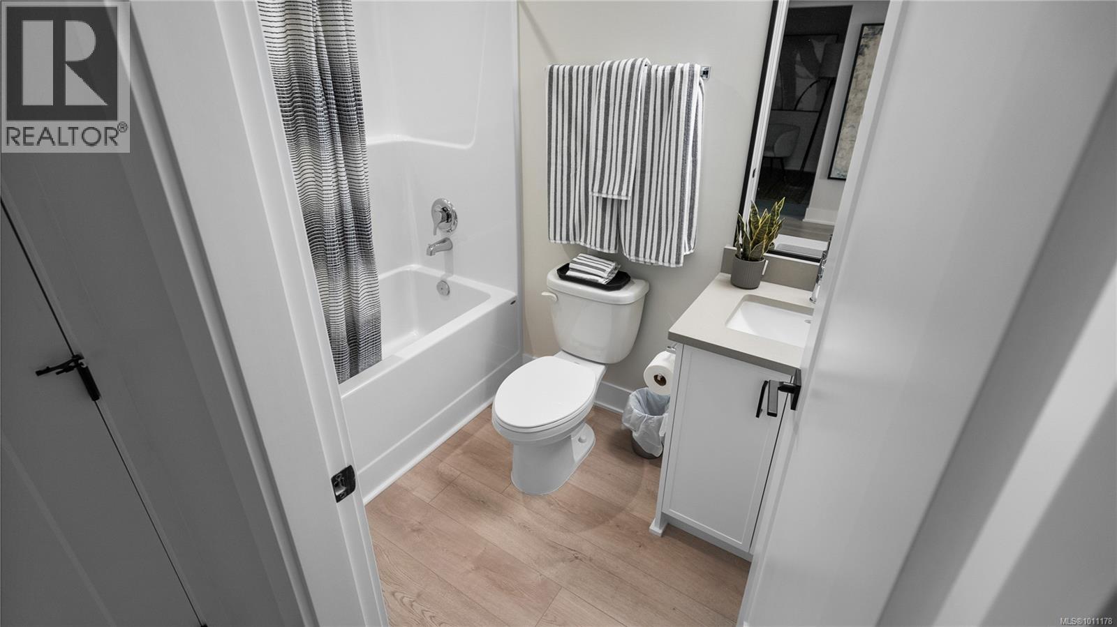 1371 Goldstream Avenue #516 Property Photo 25