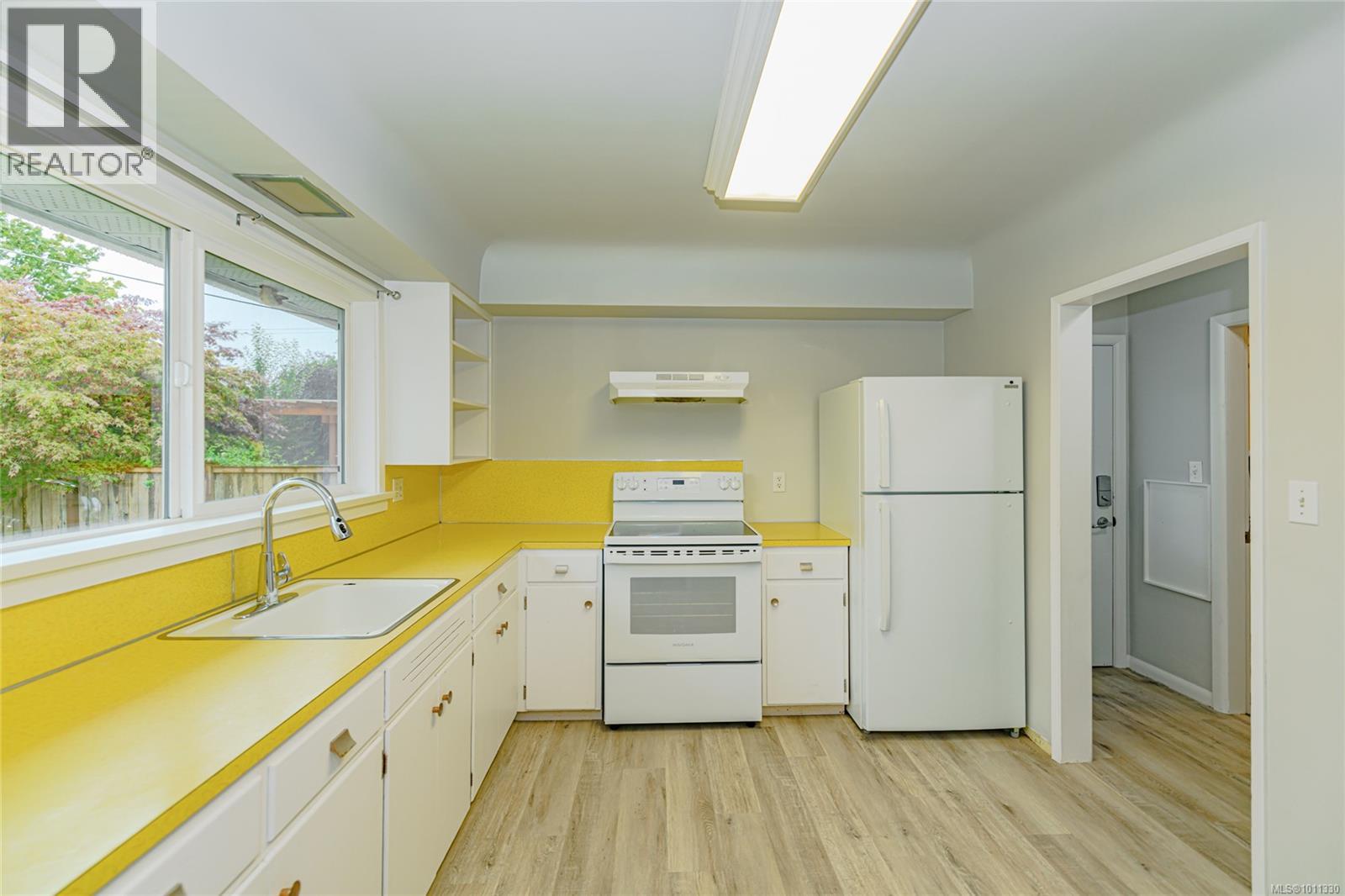 10142 Resthaven Drive Property Photo 7