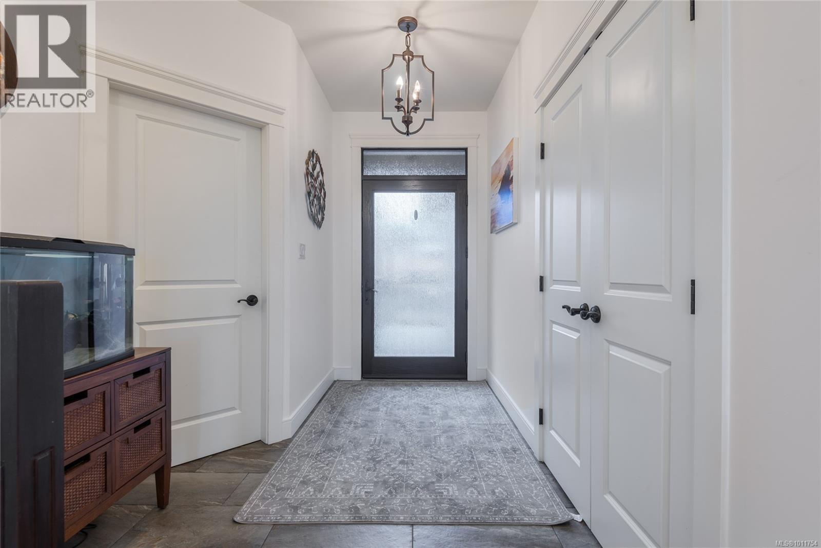 672 Pacific Heights Lane Property Photo 5