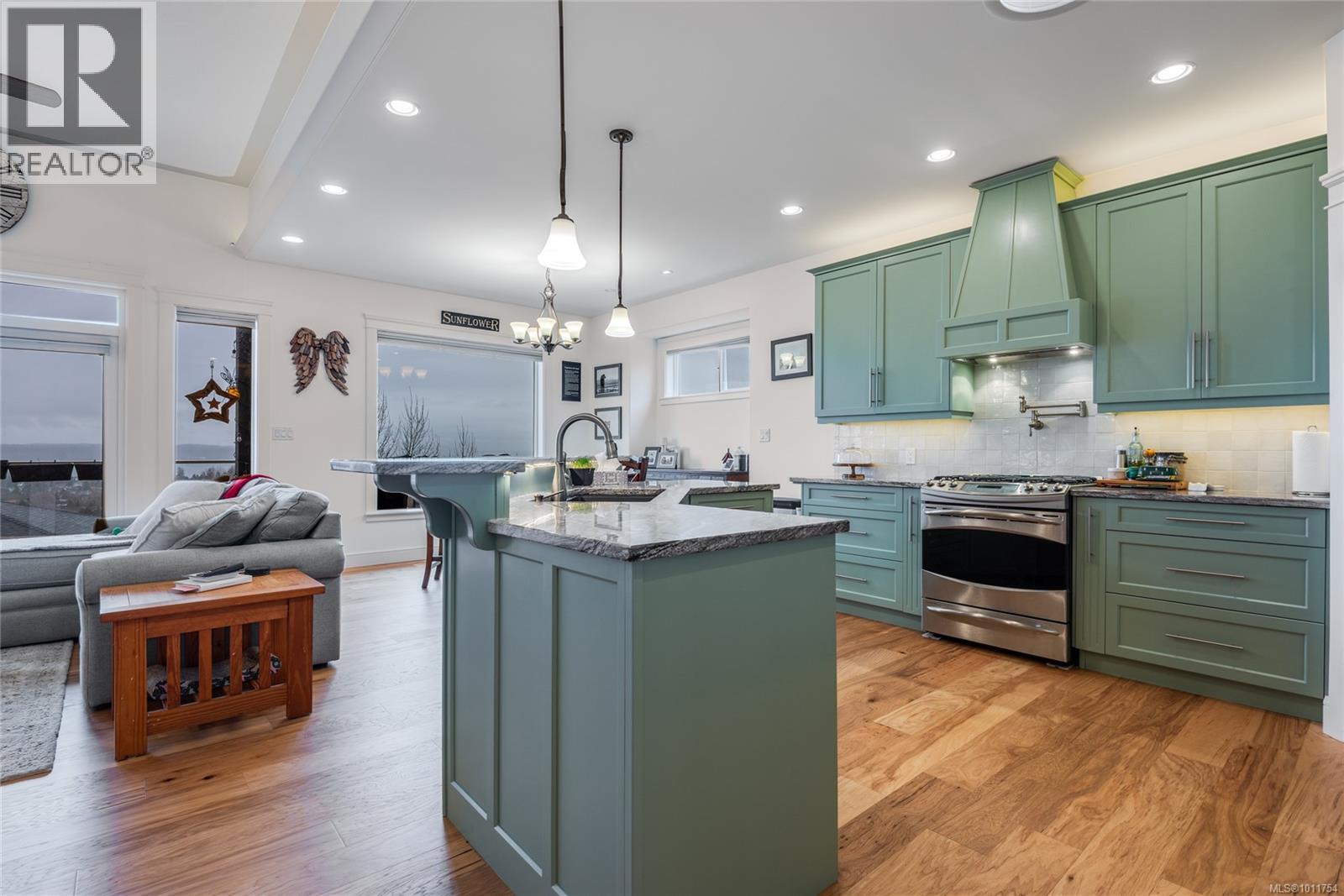 672 Pacific Heights Lane Property Photo 7