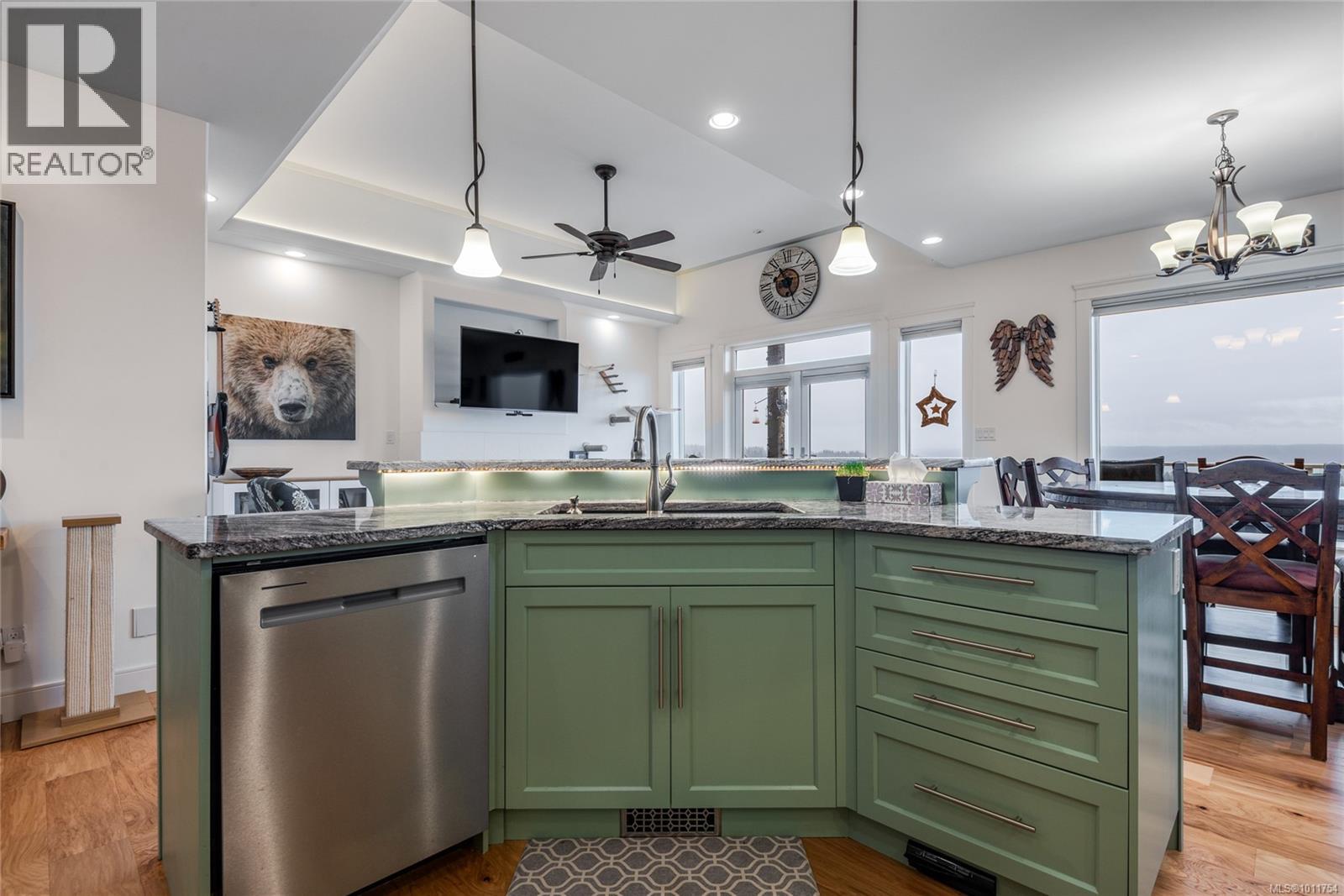 672 Pacific Heights Lane Property Photo 9