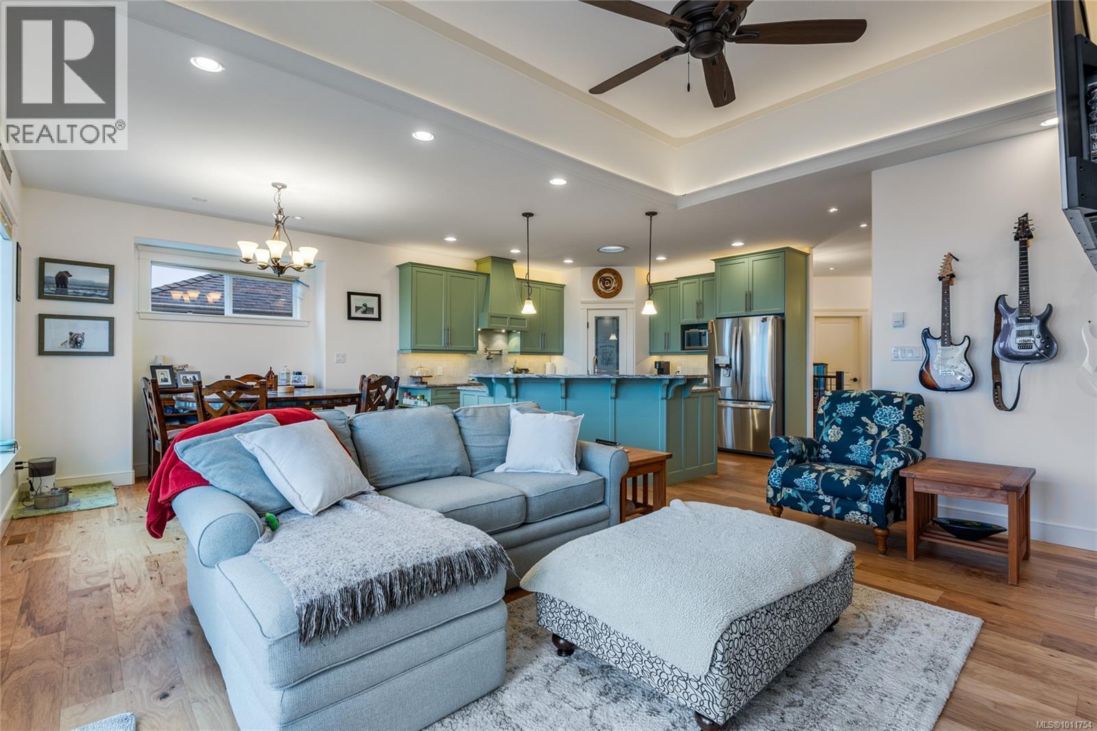 672 Pacific Heights Lane Property Photo 13