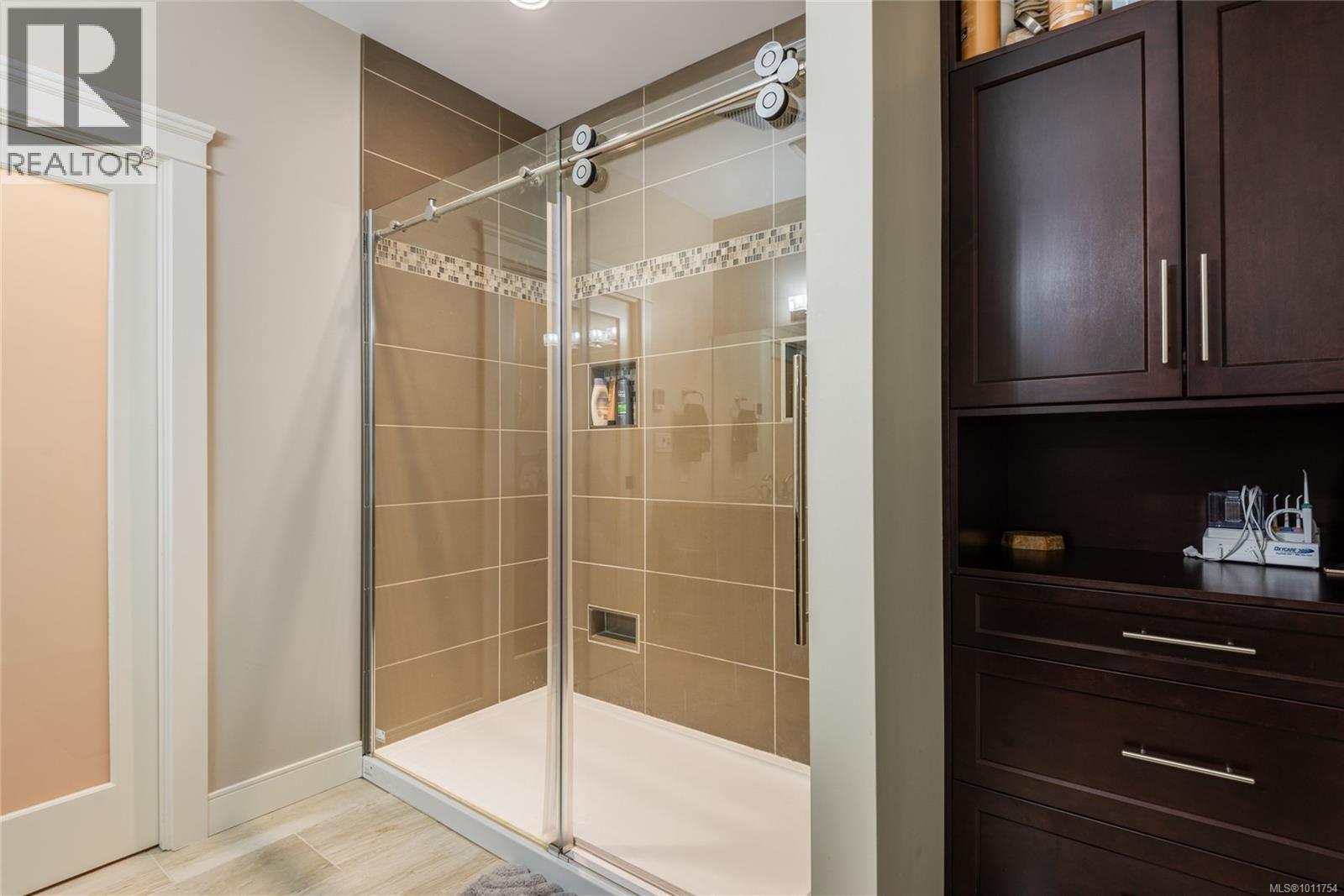 672 Pacific Heights Lane Property Photo 21