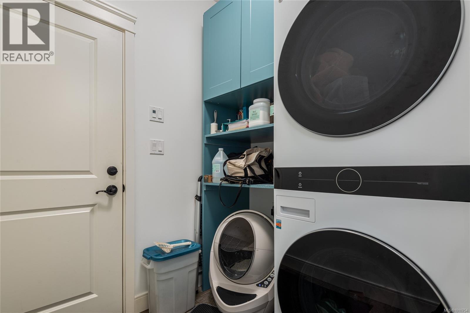 672 Pacific Heights Lane Property Photo 24