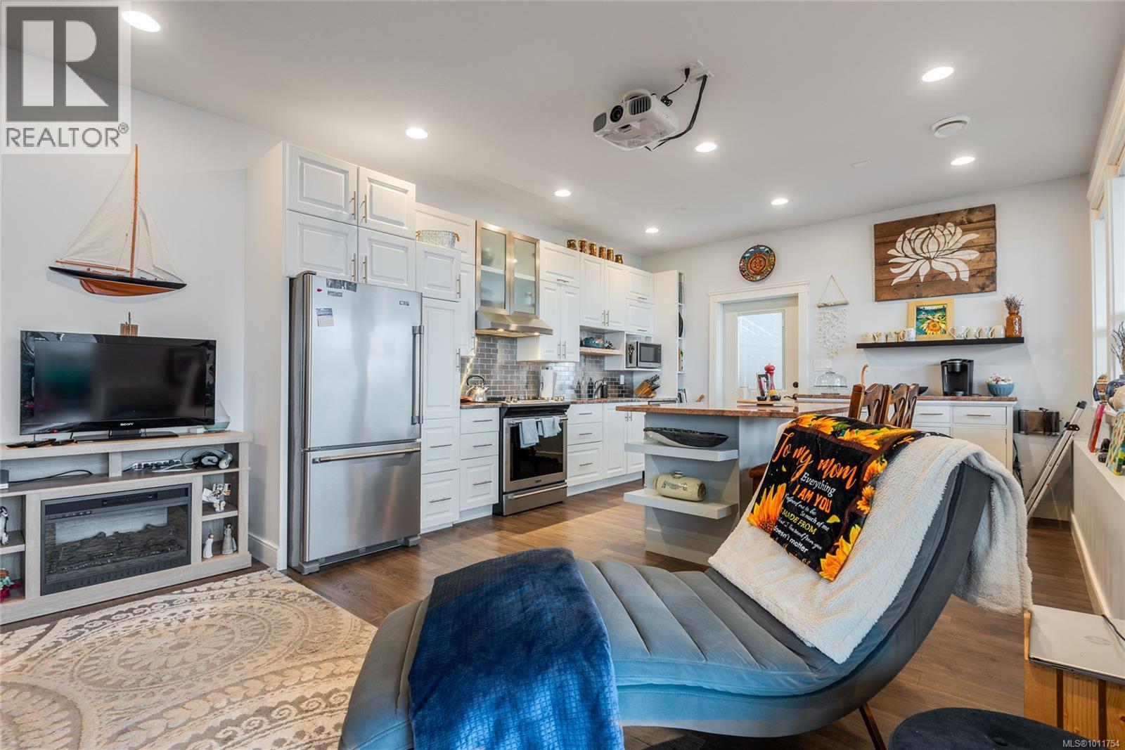 672 Pacific Heights Lane Property Photo 30