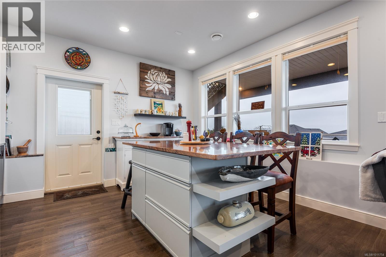 672 Pacific Heights Lane Property Photo 32