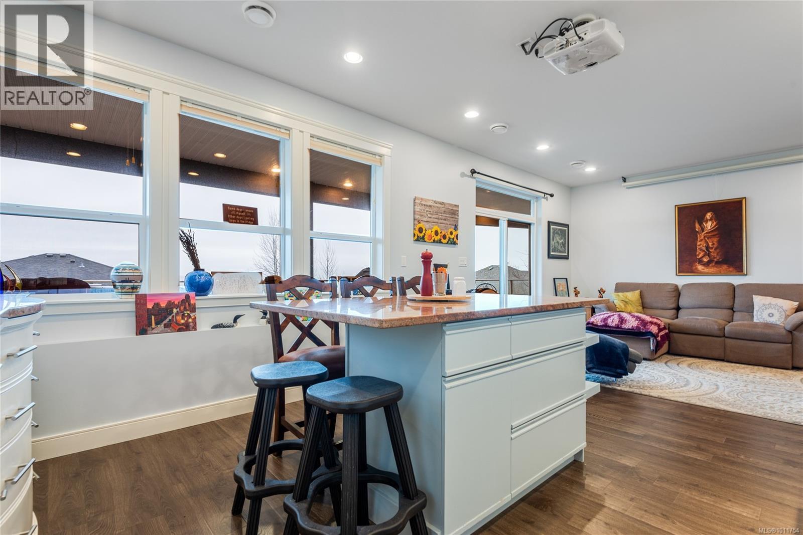 672 Pacific Heights Lane Property Photo 33