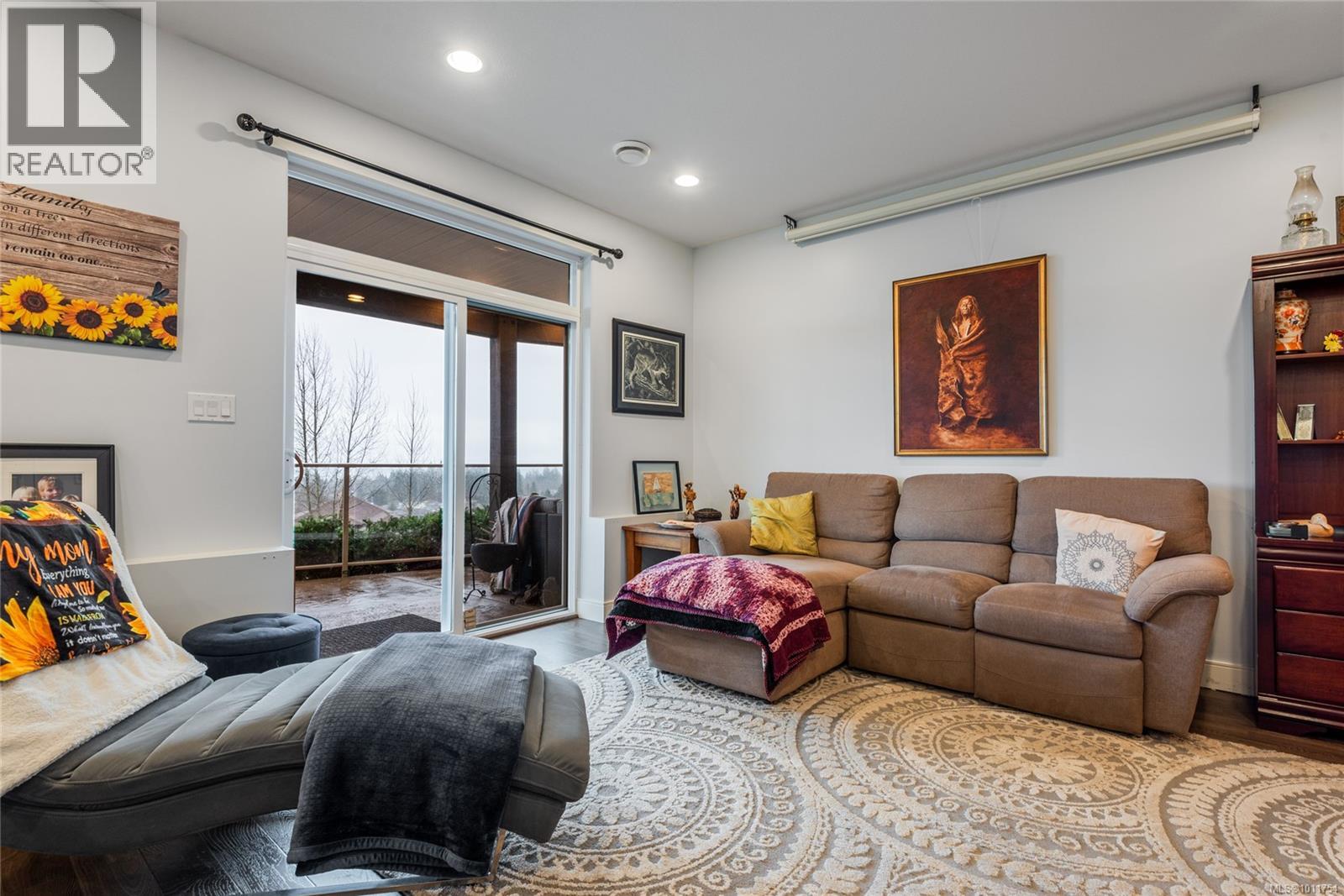 672 Pacific Heights Lane Property Photo 34