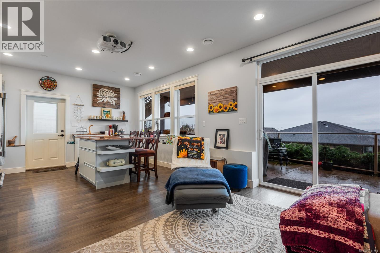 672 Pacific Heights Lane Property Photo 35