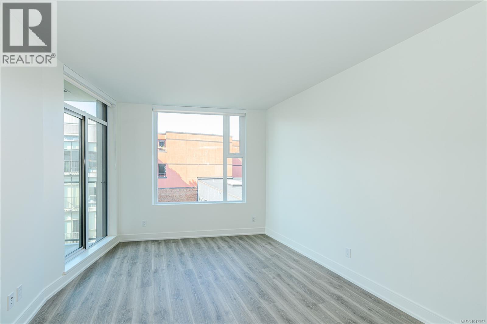 715 1628 Store St Property Photo 11