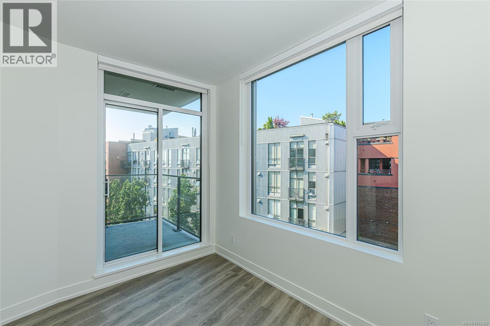 715 1628 Store St Property Photo 13