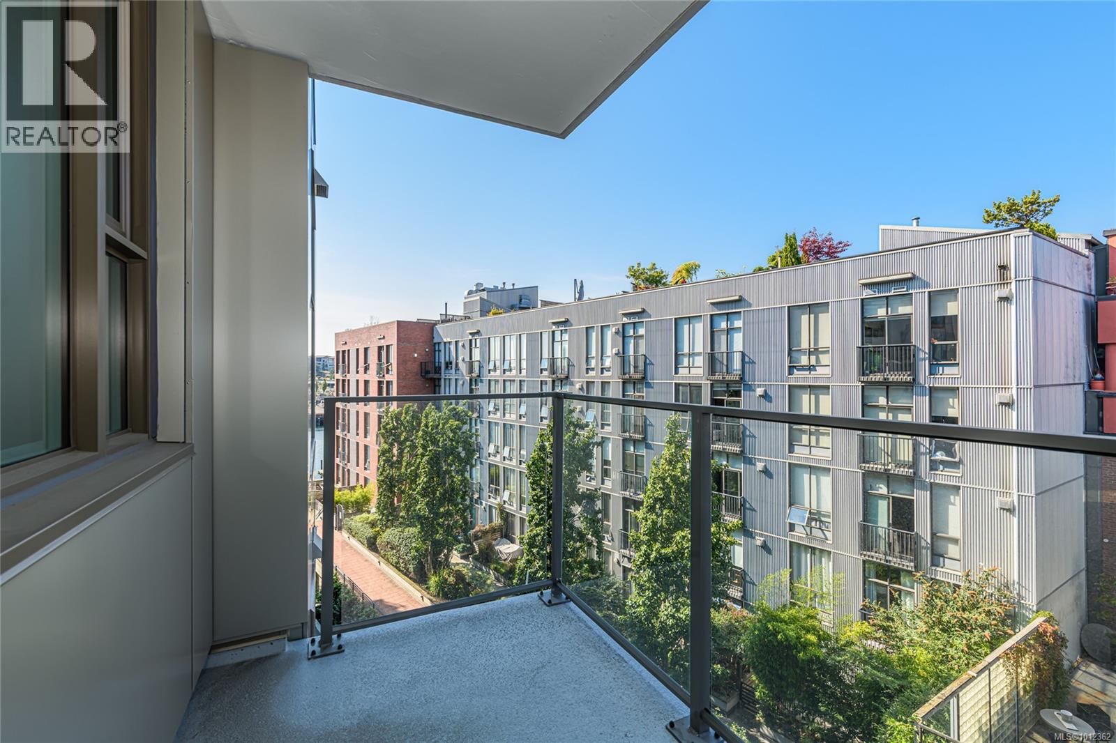 715 1628 Store St Property Photo 14