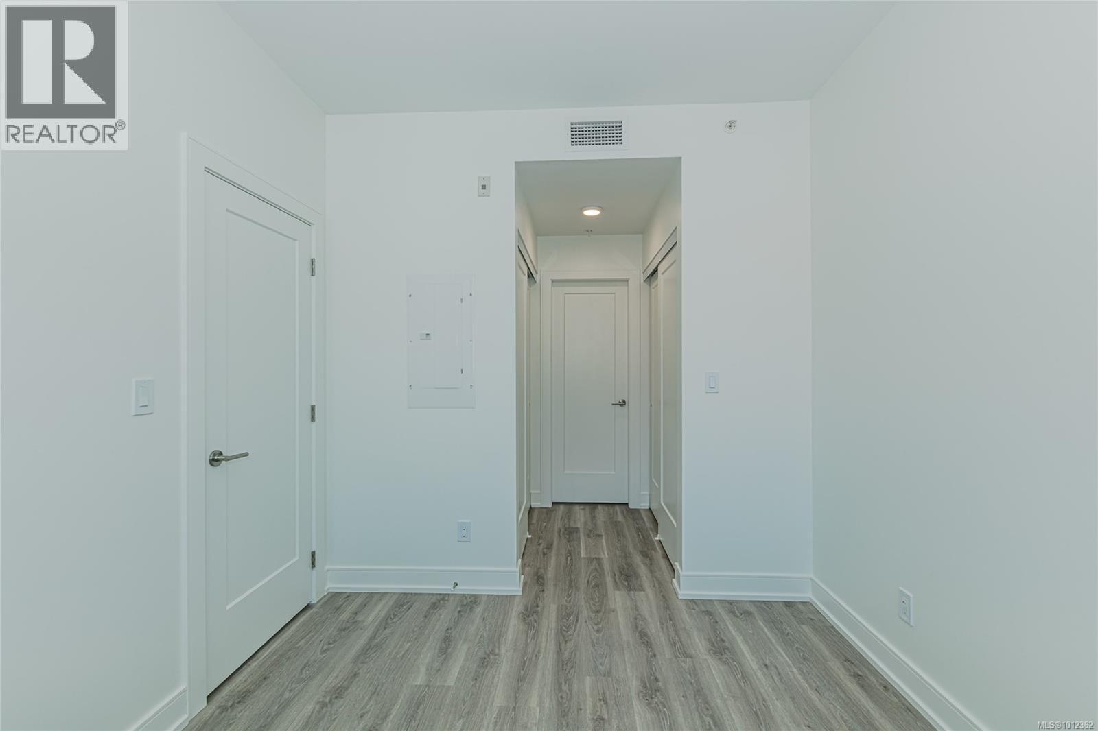 715 1628 Store St Property Photo 19