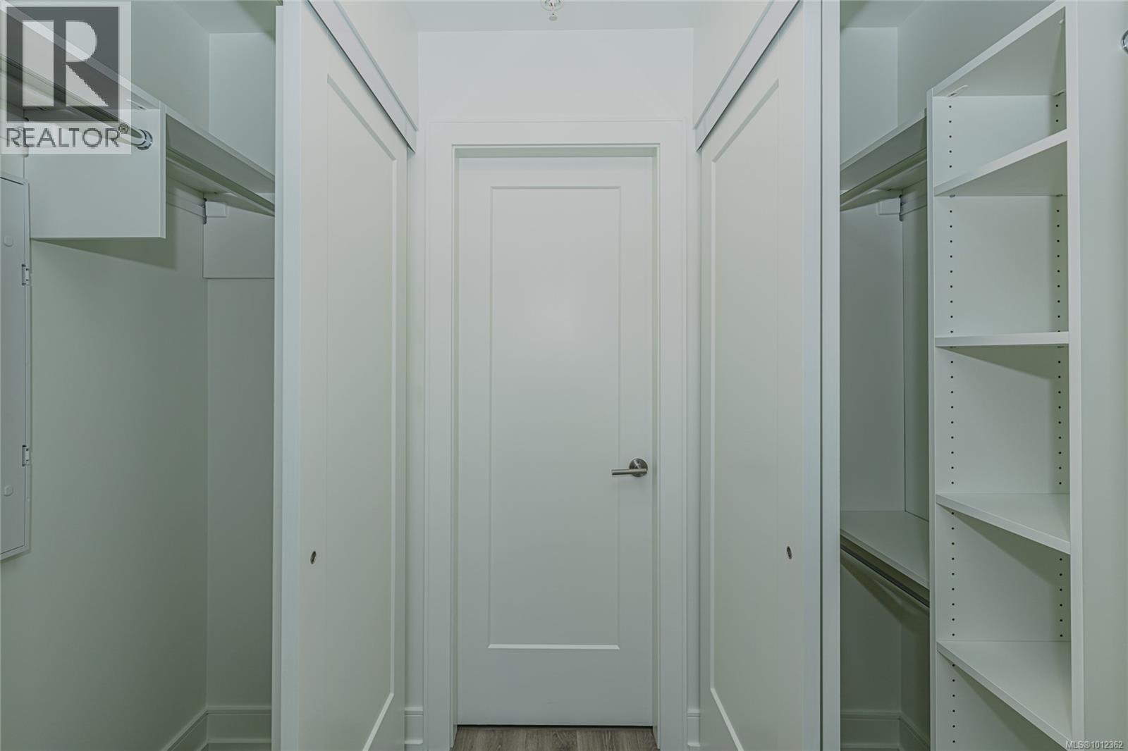 715 1628 Store St Property Photo 20