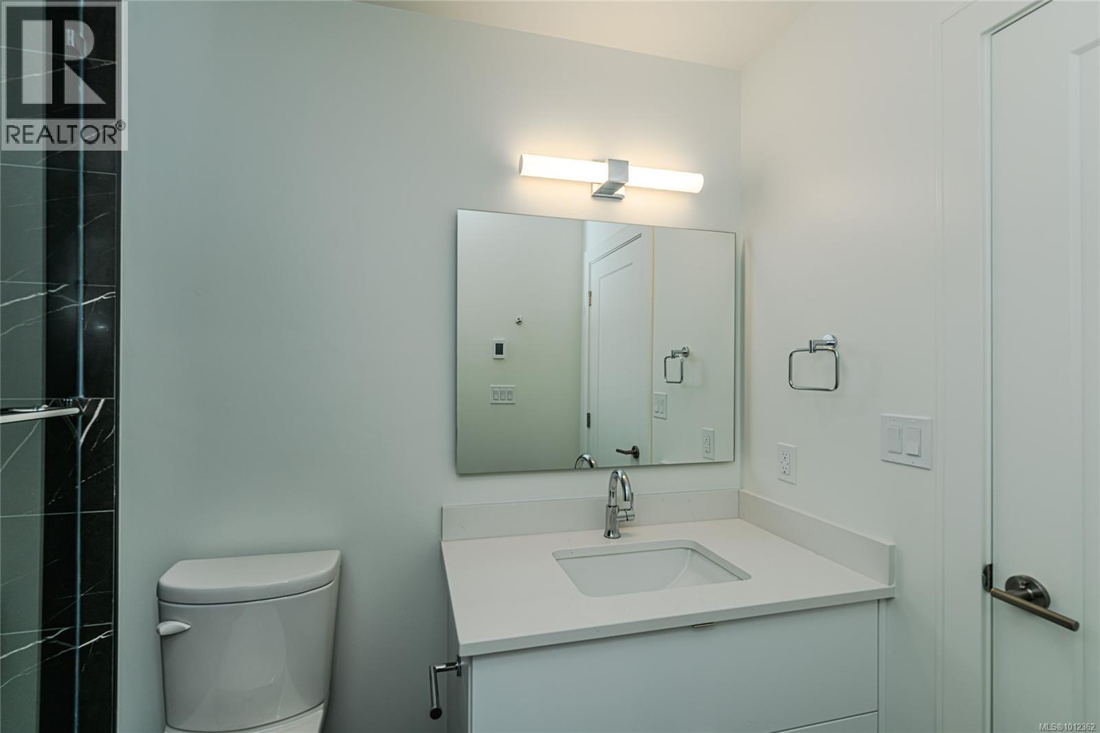 715 1628 Store St Property Photo 21