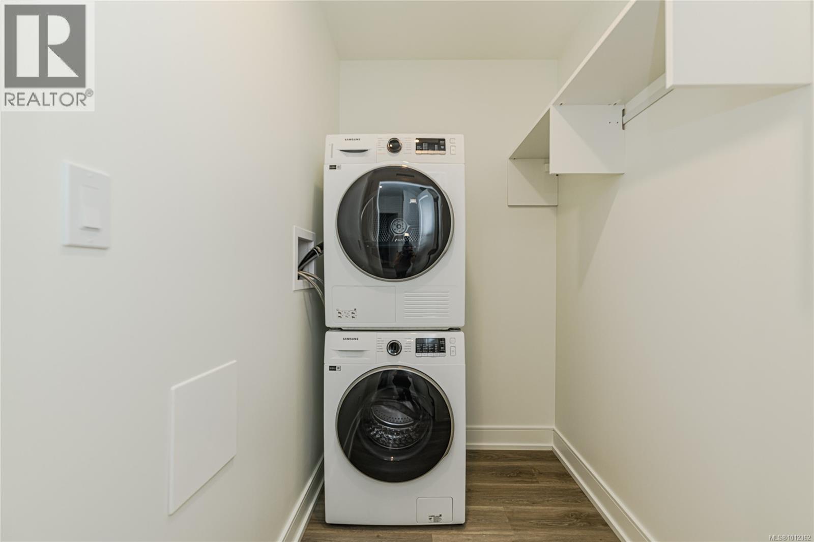715 1628 Store St Property Photo 23