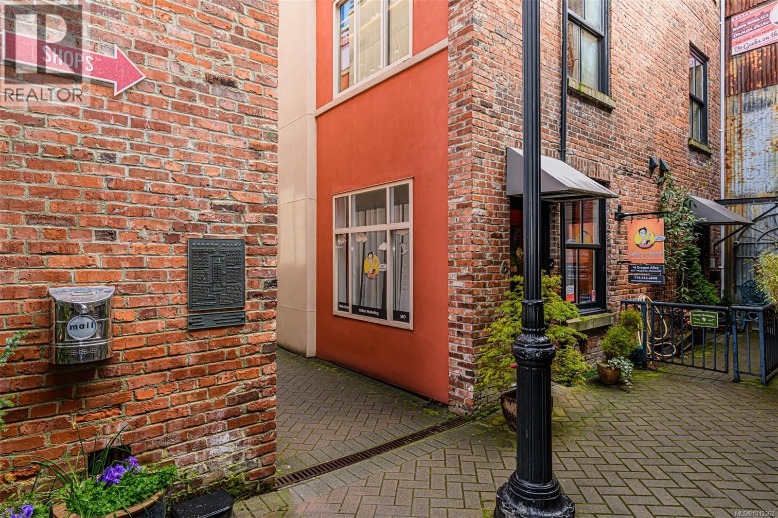 715 1628 Store St Property Photo 27