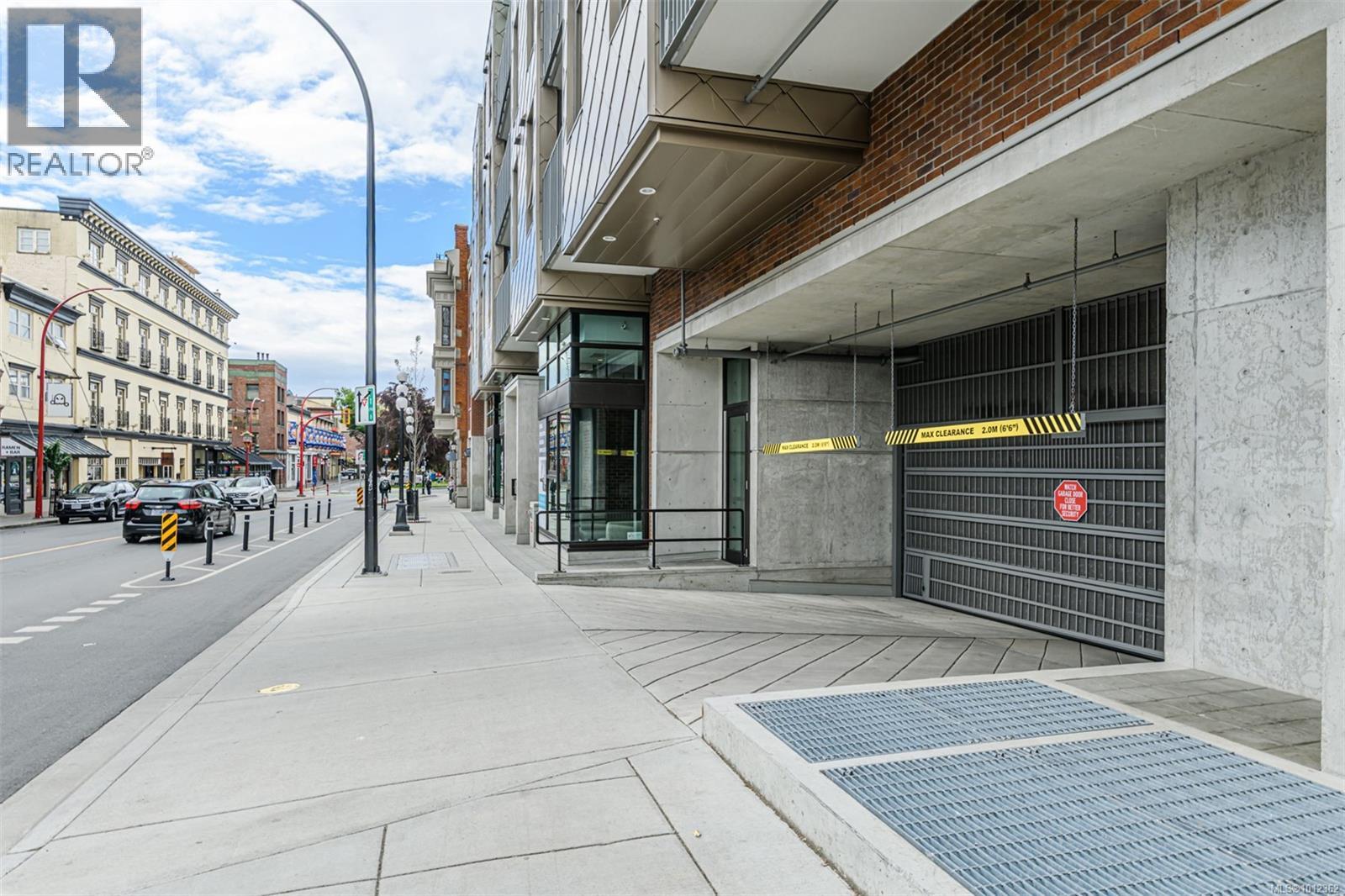 715 1628 Store St Property Photo 40