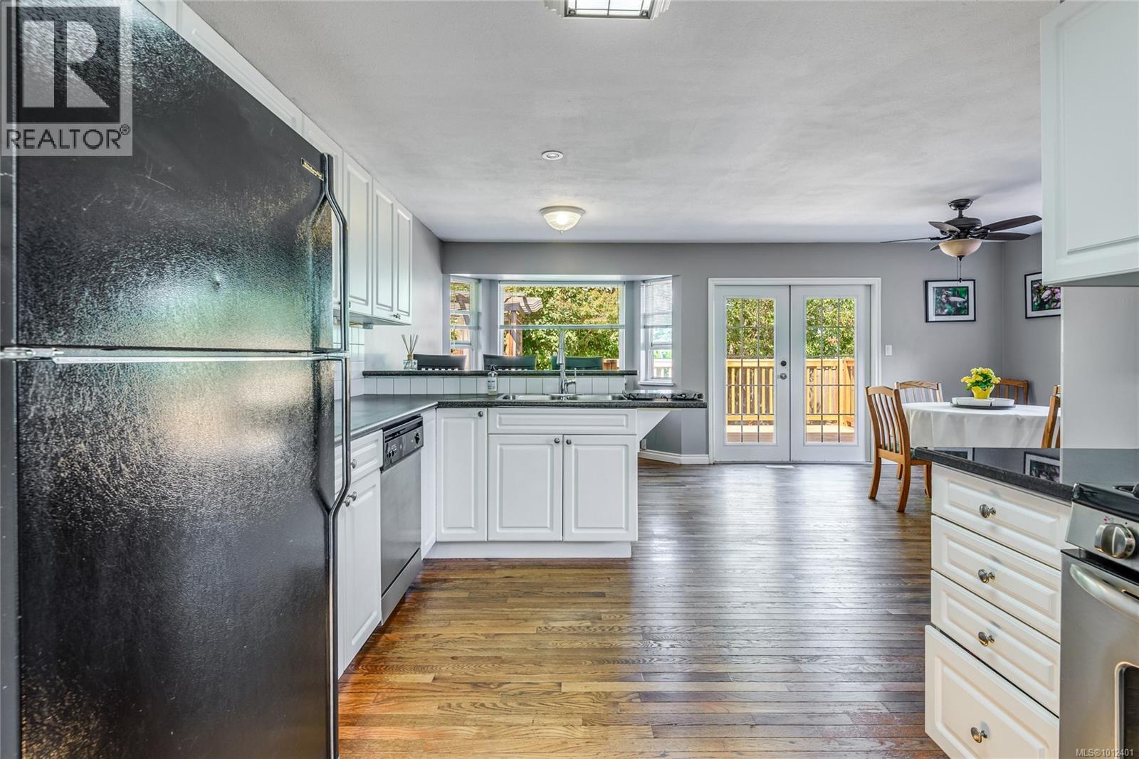 2702 Eden Street Property Photo 9